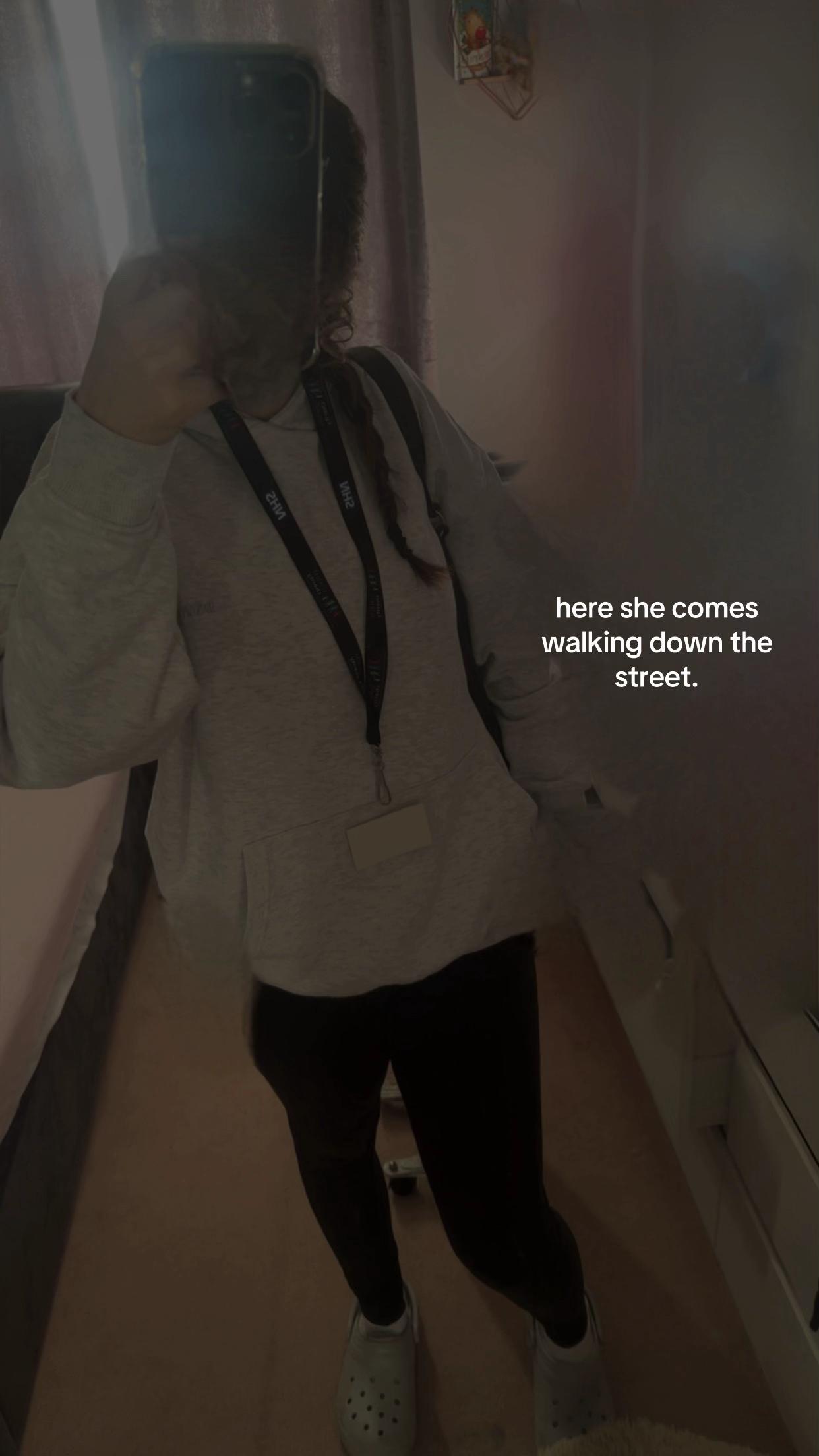 @𝐓ꨄ
