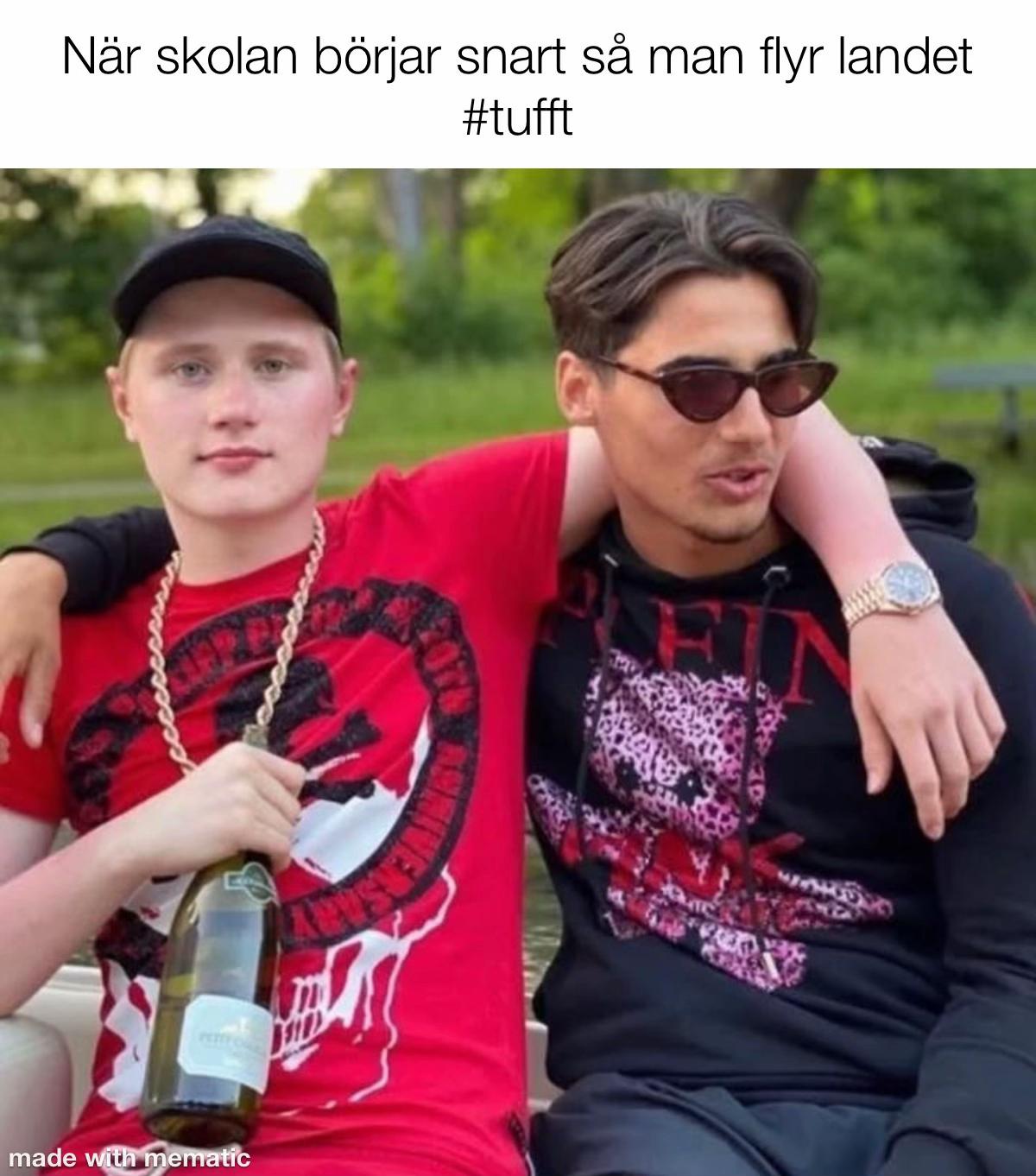 @✌️