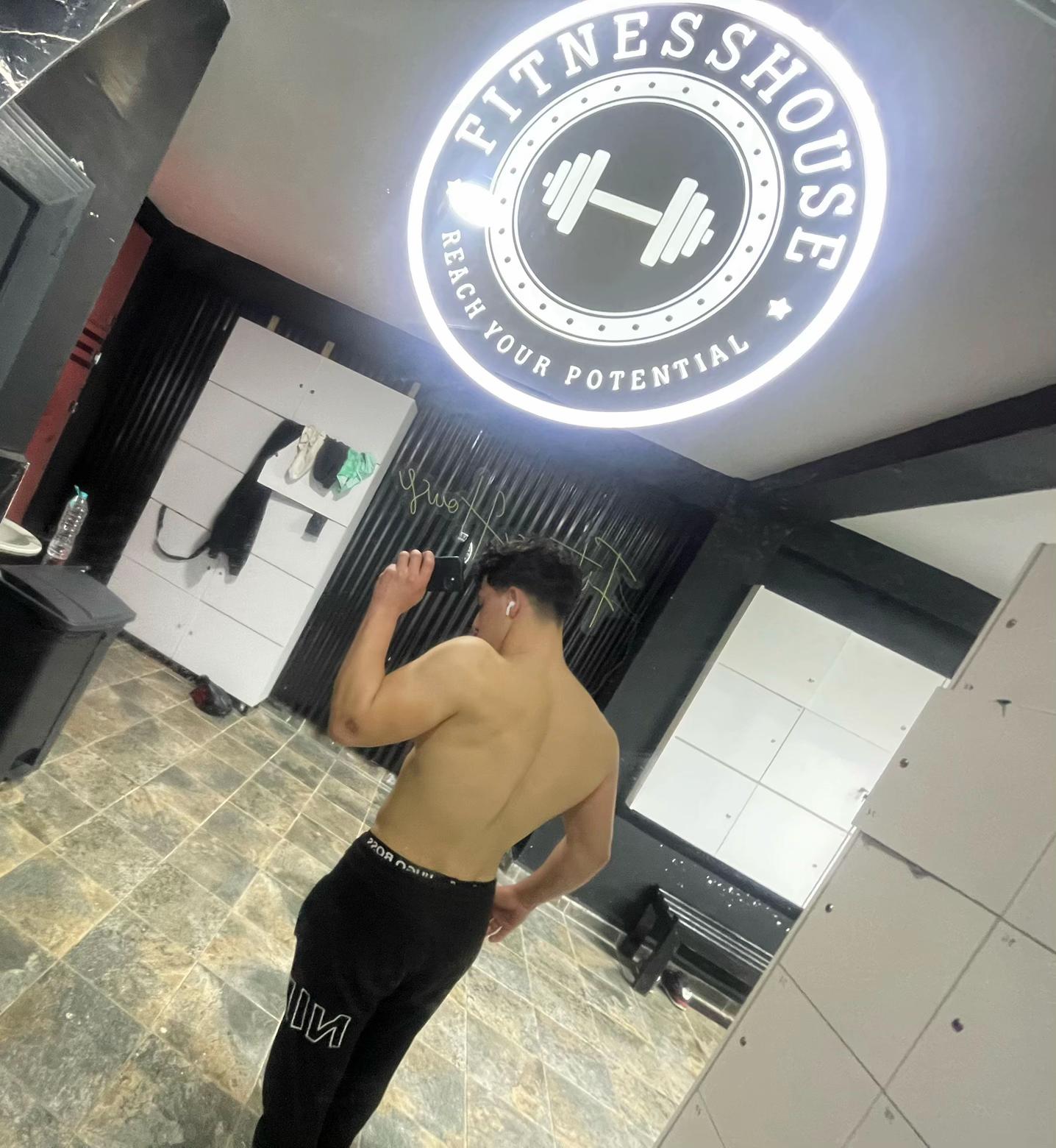 @Mooo777