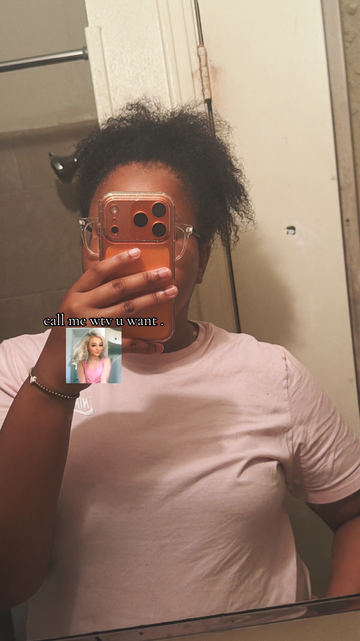 @👩🏽❤️💋👨🏿