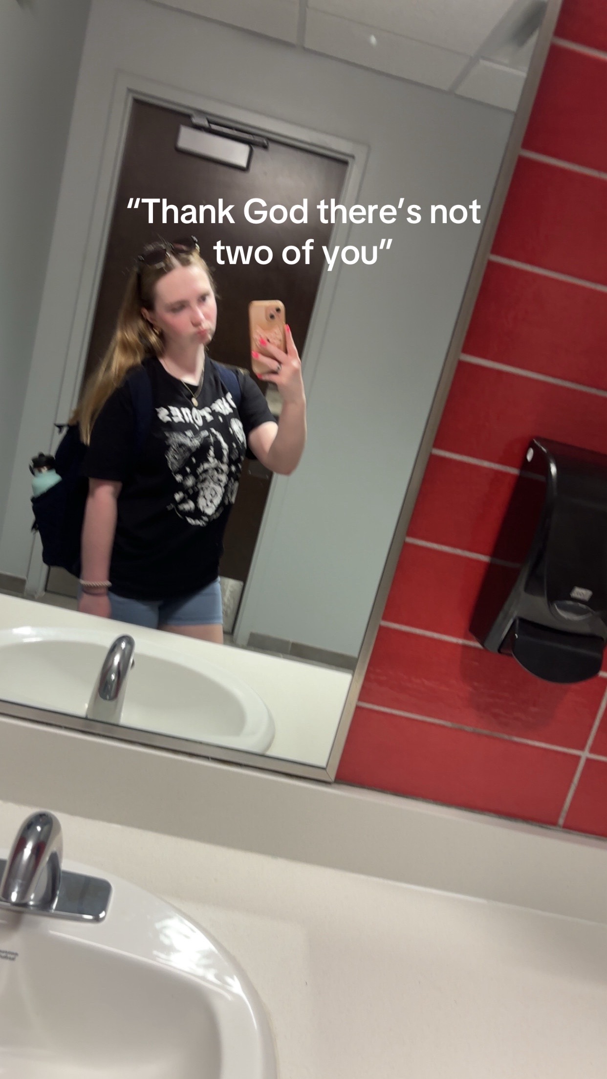 @carly🦨