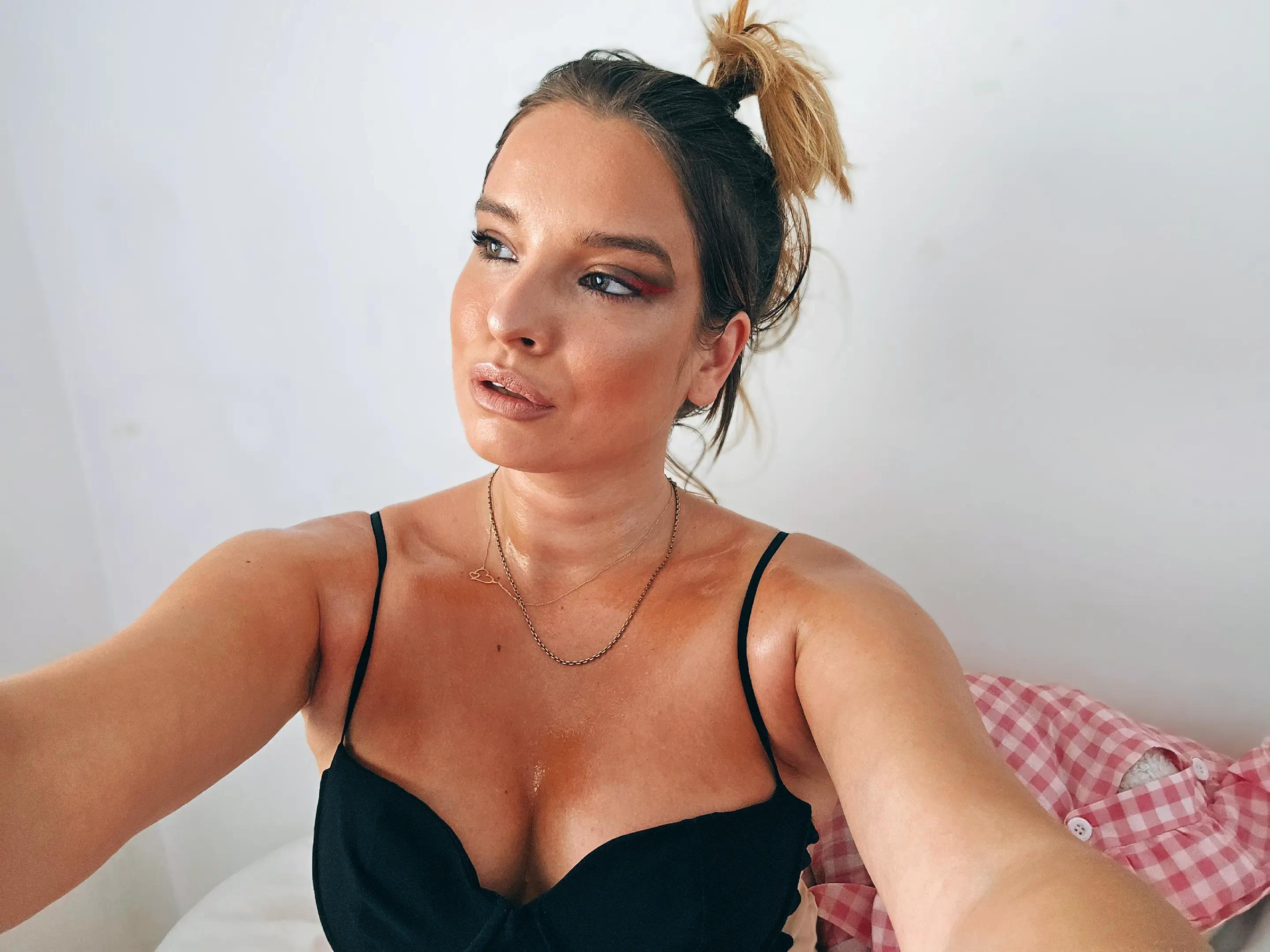 @Gia