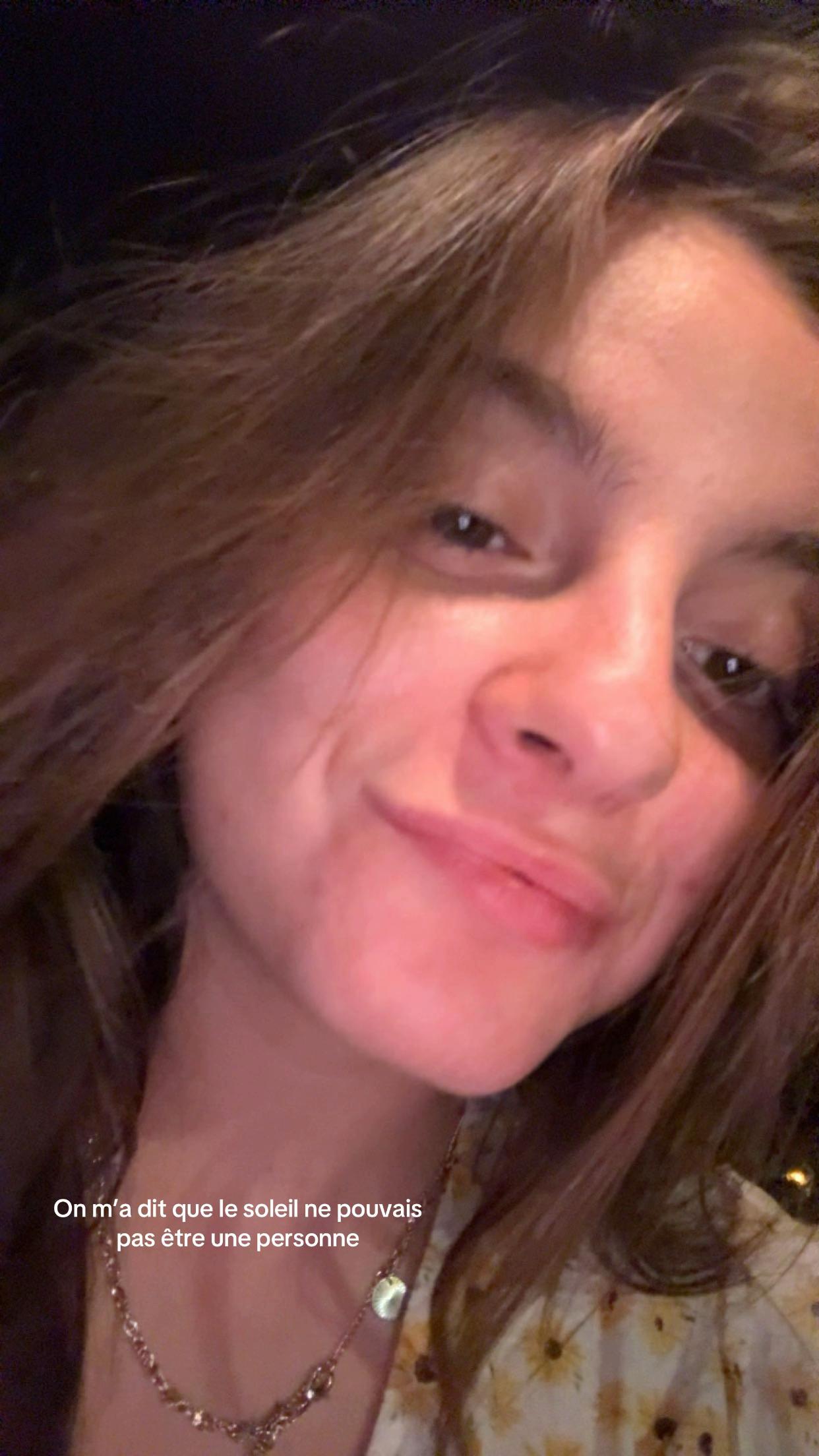 @𝑭𝒍𝒐𝒓𝒂🌸