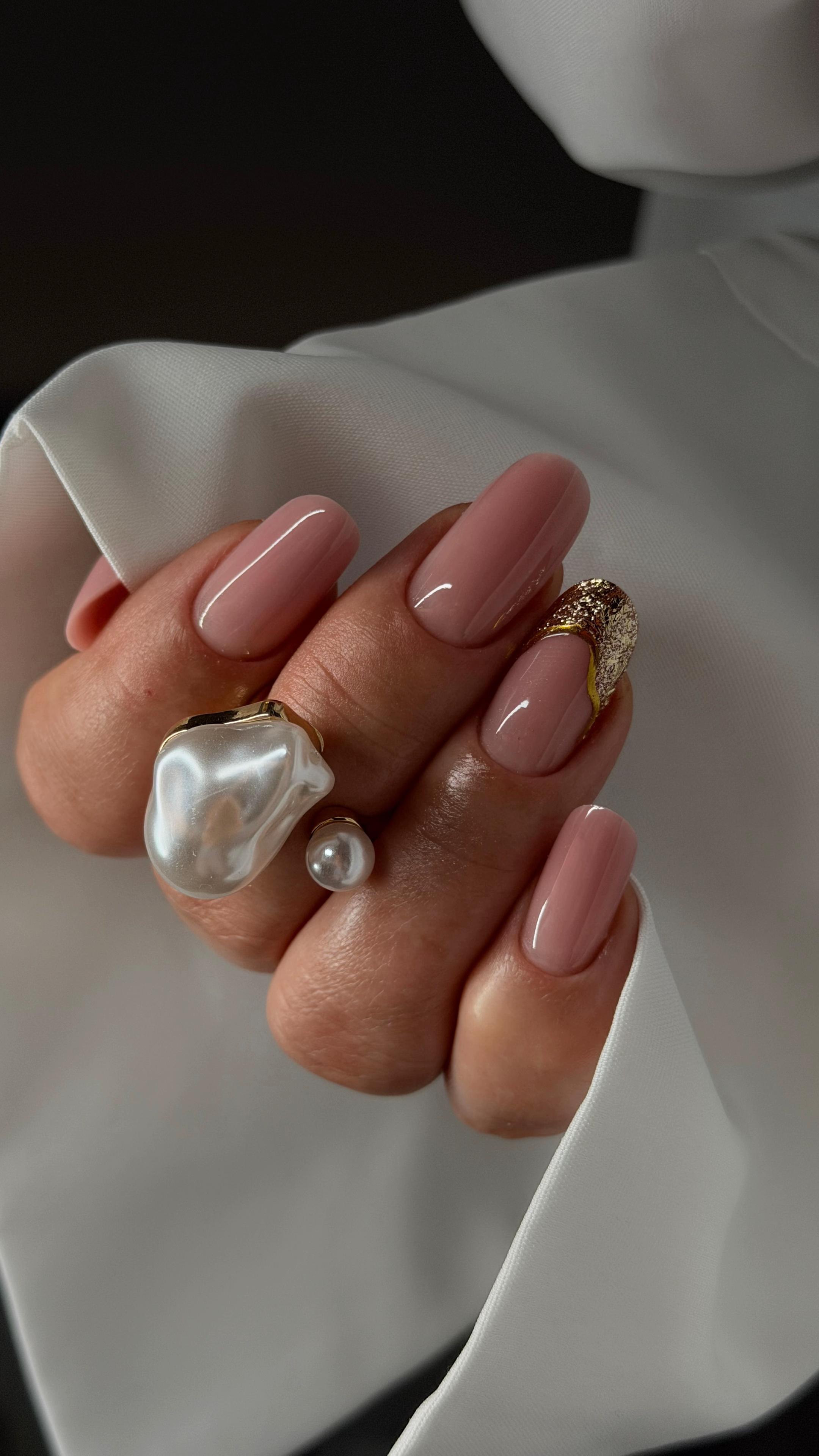 @Lavinia Marin Nails Trainer