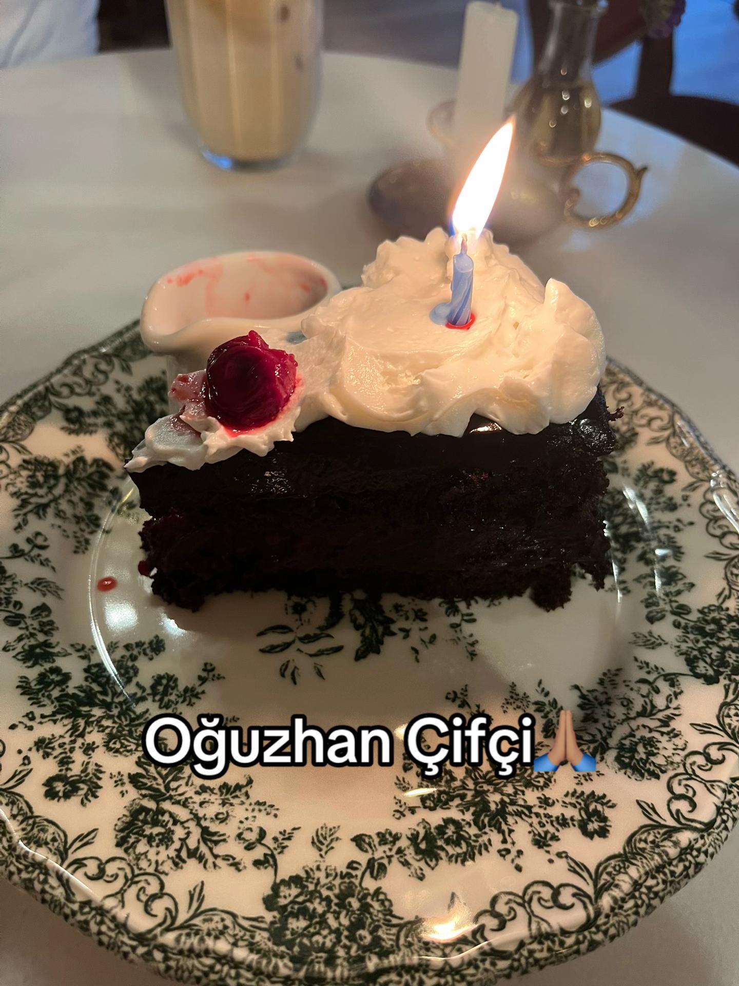 @Ayşegül