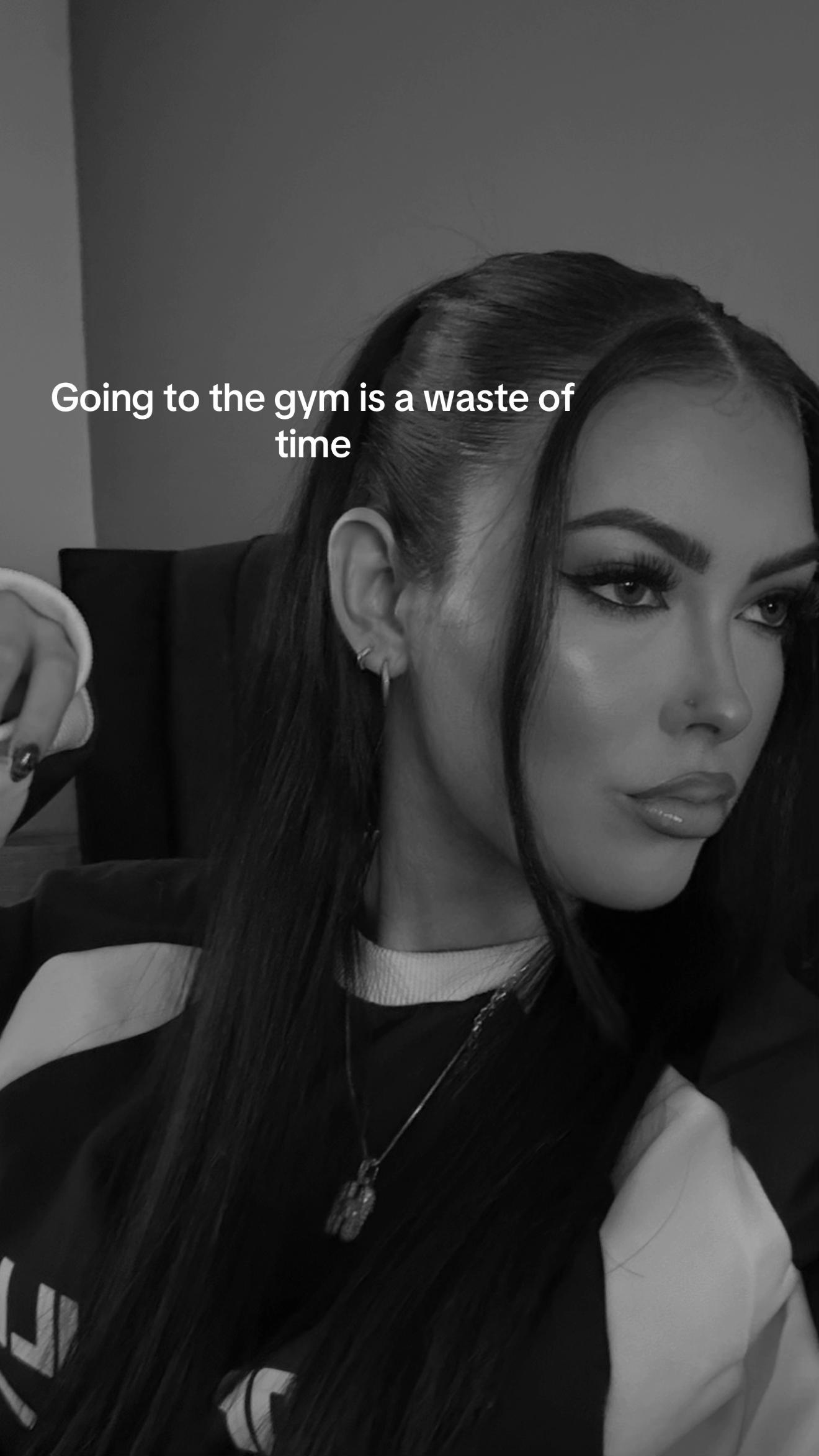 @hollylou🖤