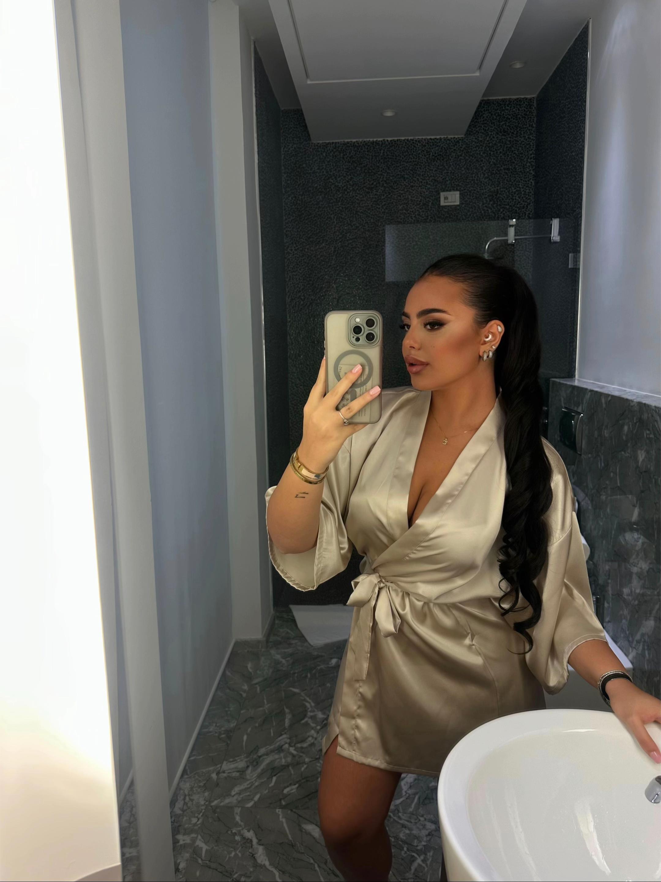 @R O S Y🍒
