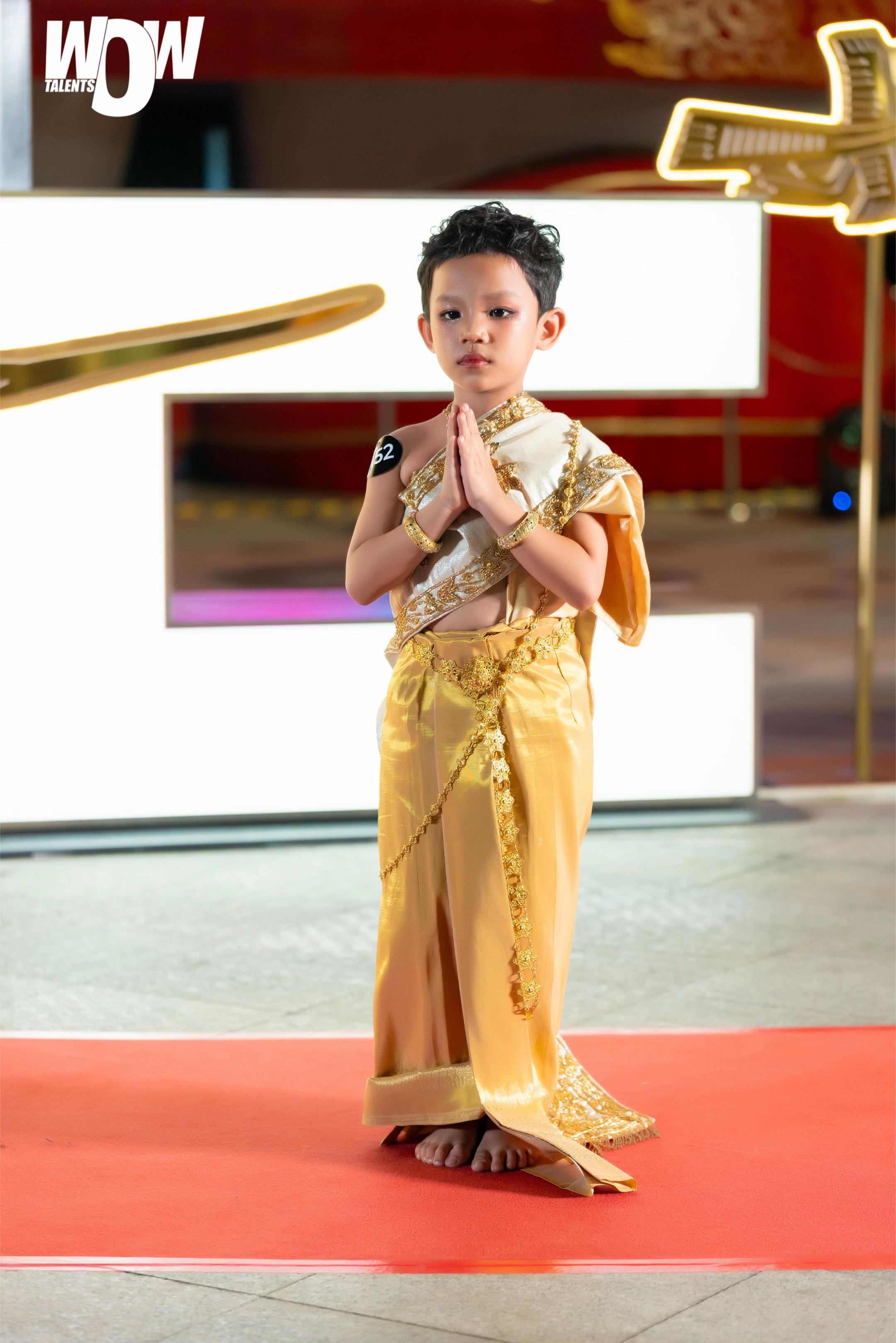 @Song Lam - CiCi EmEm