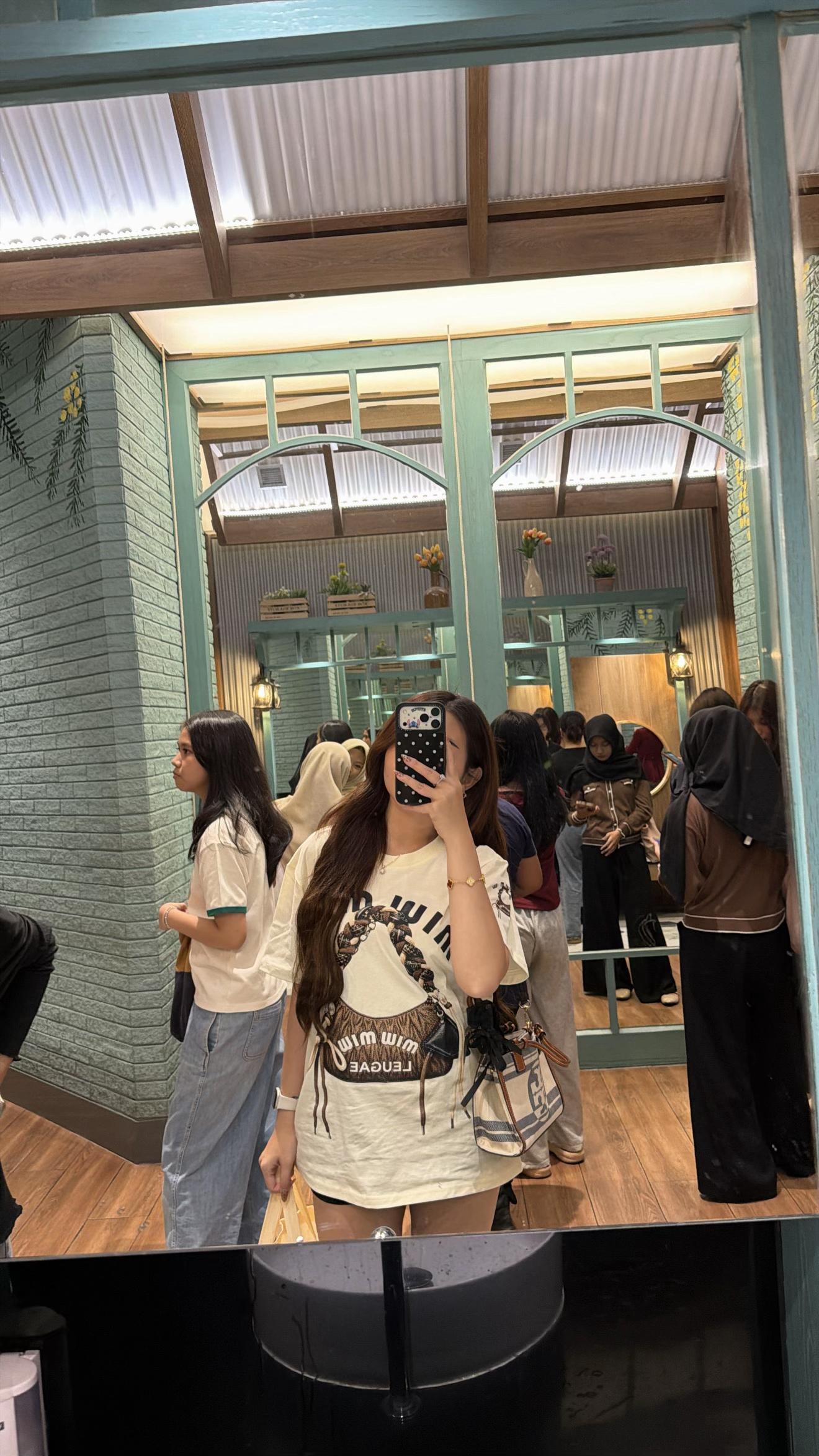 @ItsMe_Via