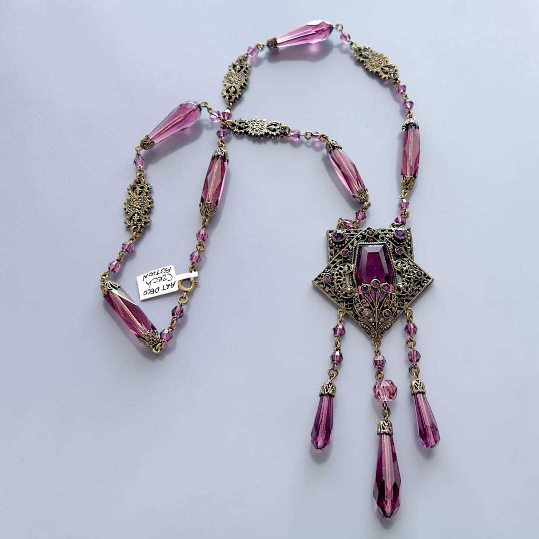 @RhinestoneDivas on Etsy