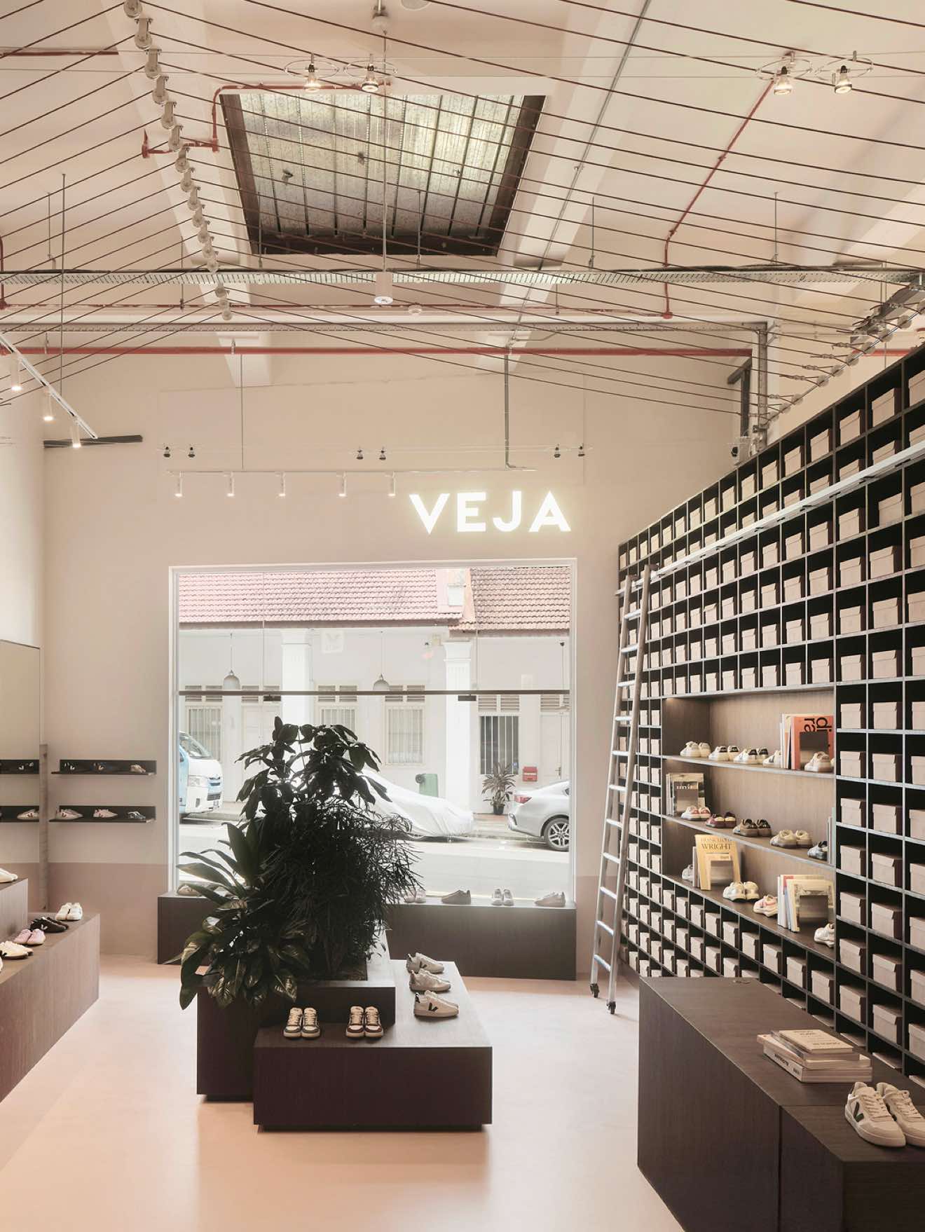 @Veja