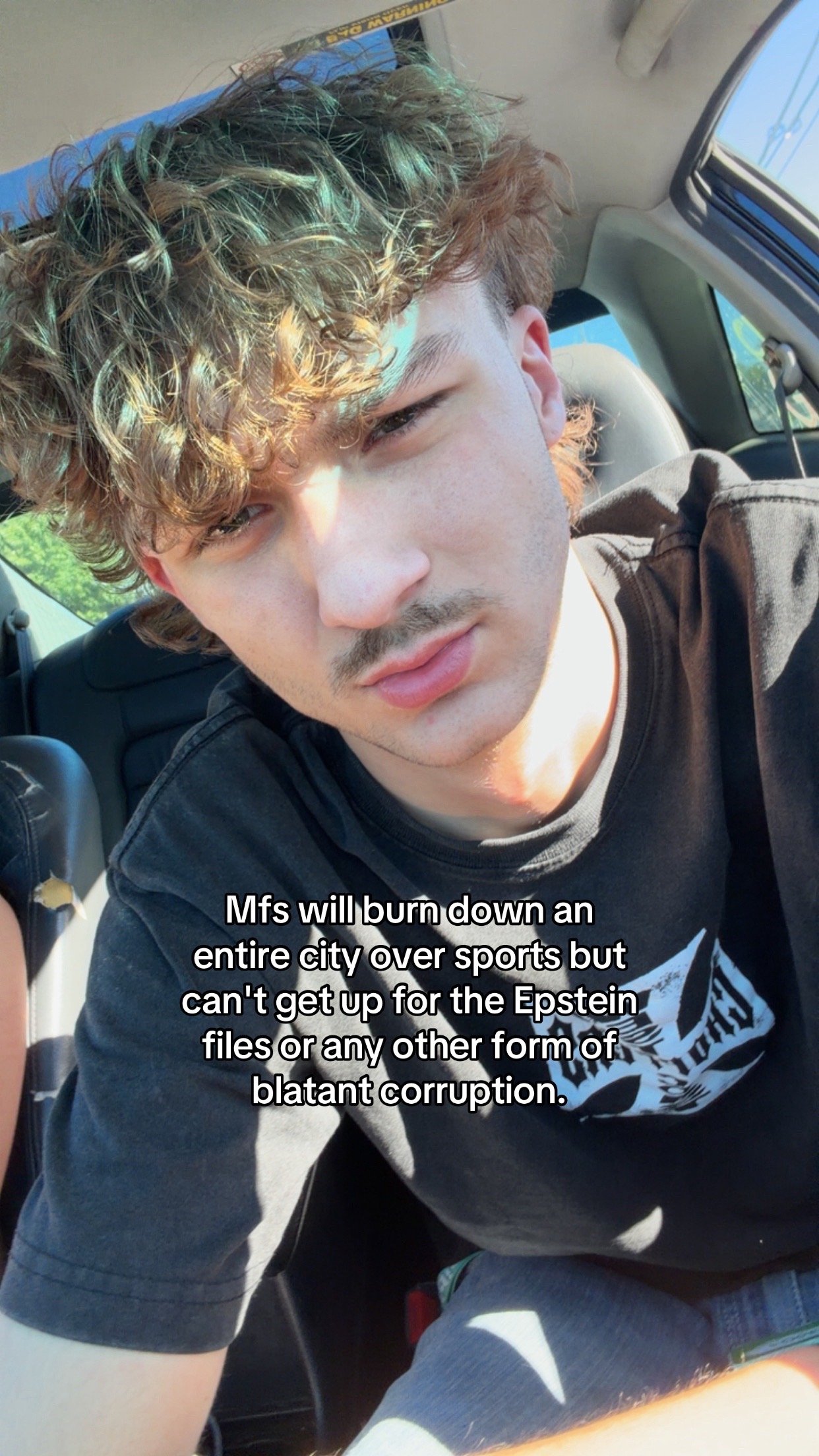 @♛