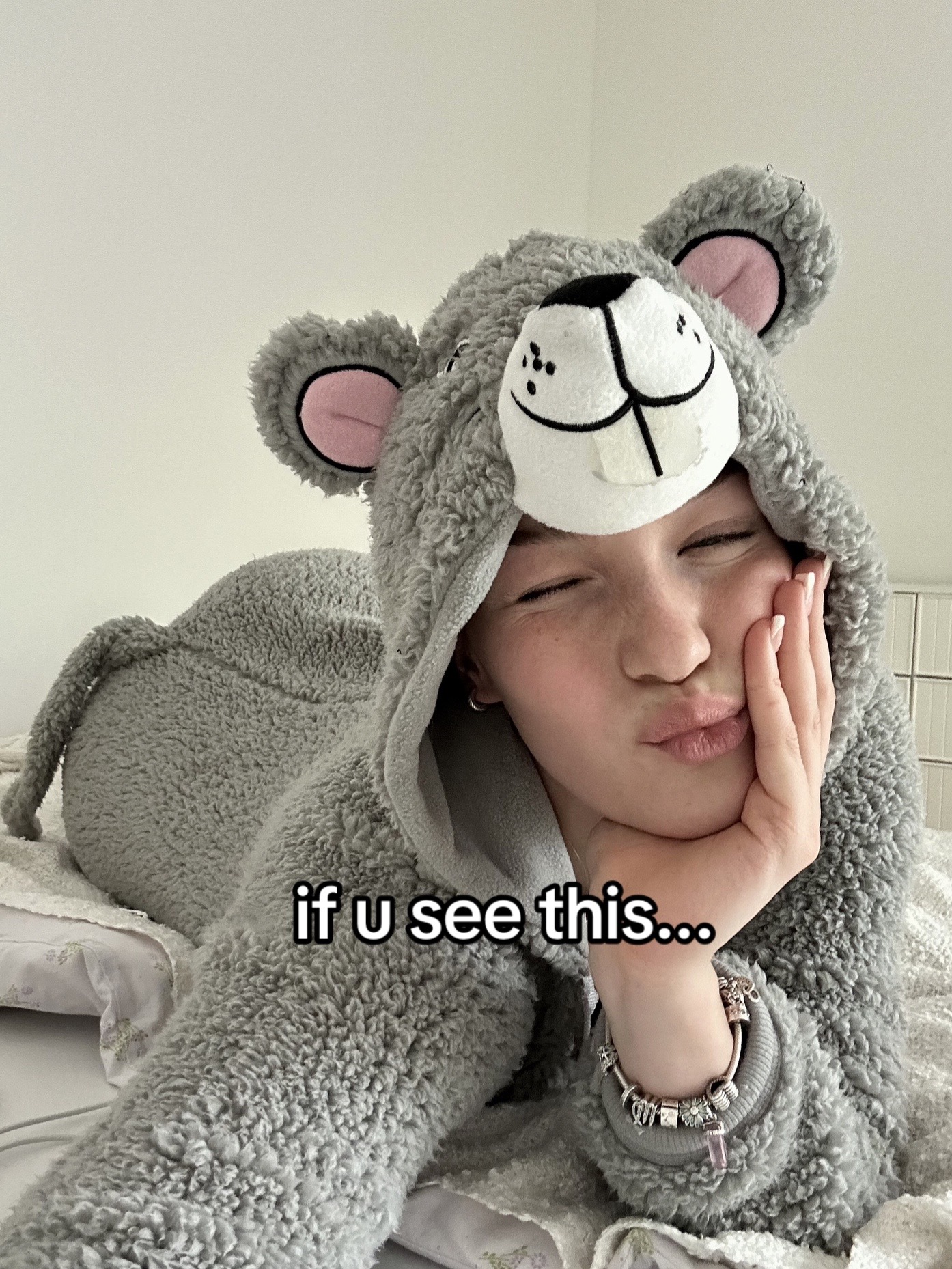 @Kellyyy