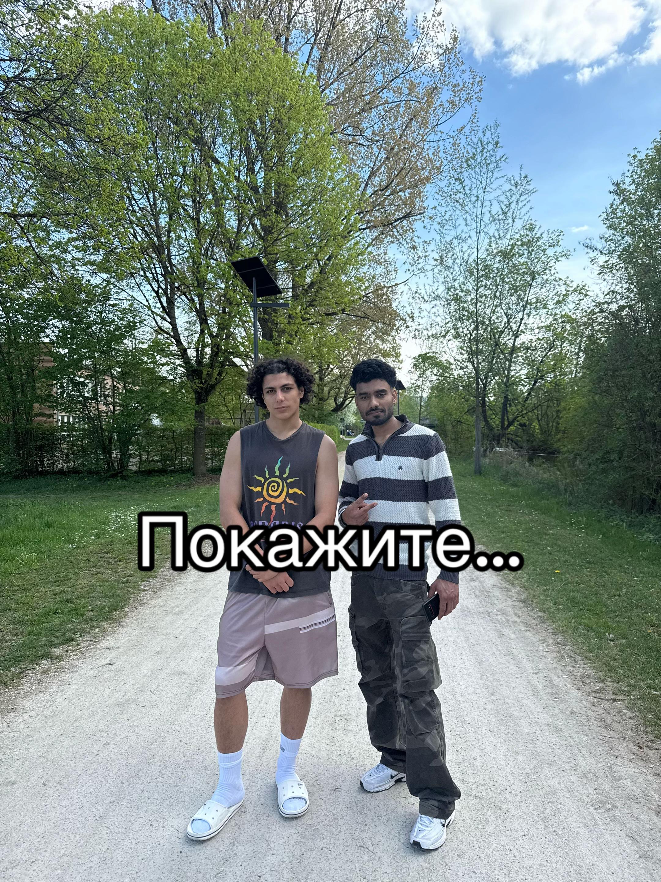 @Miqq