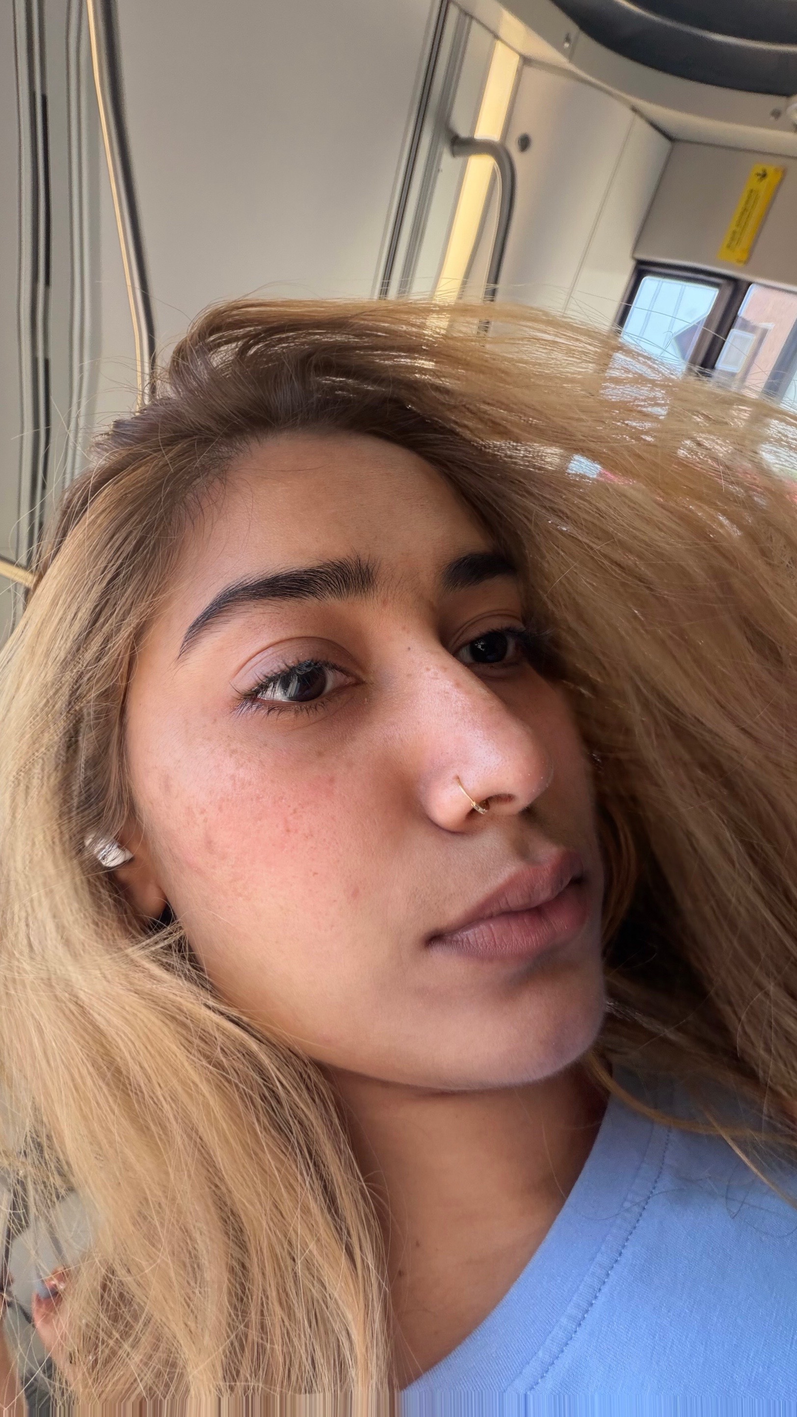 @F?