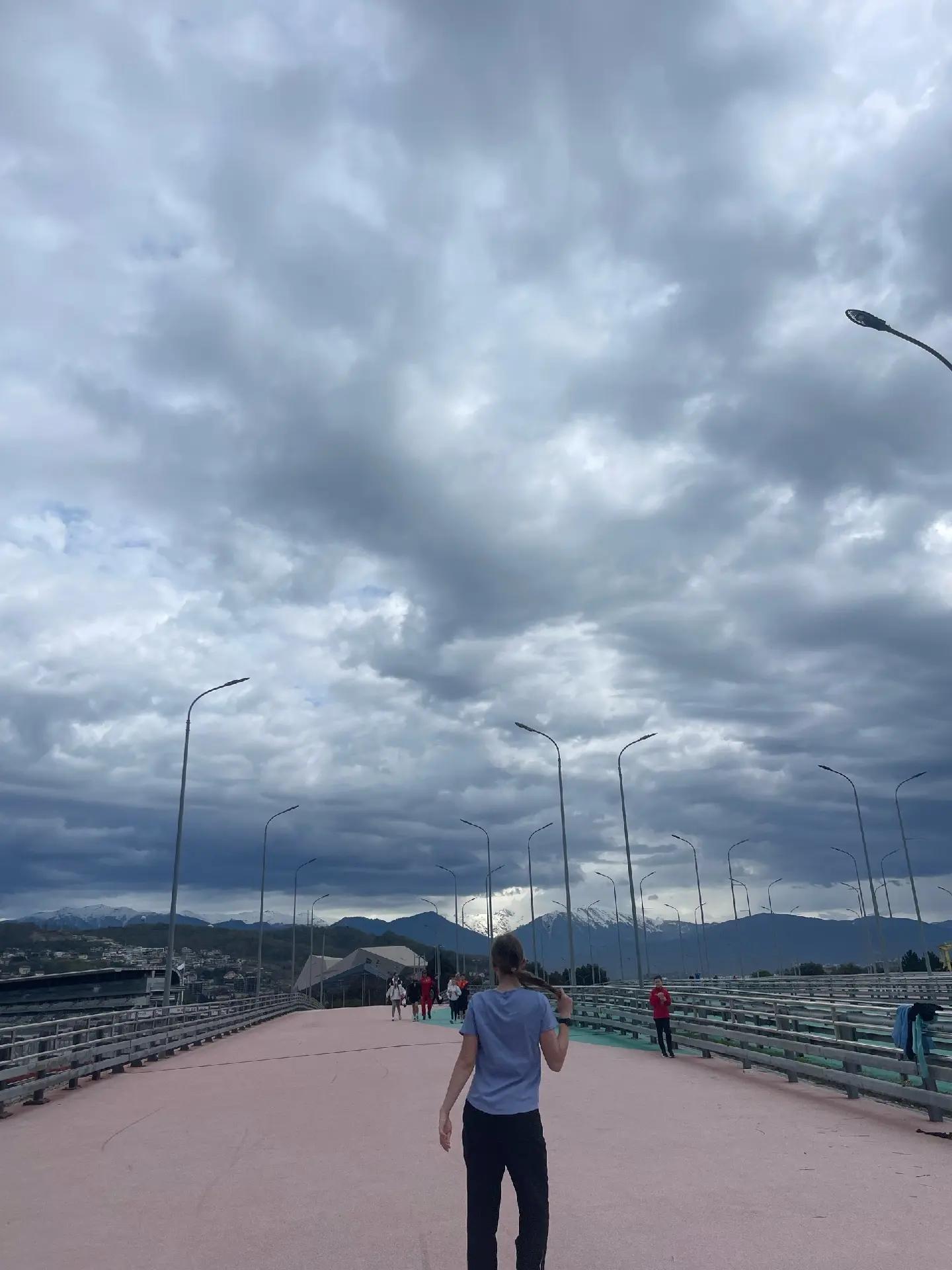 @🏃🏼&zwj;♀️