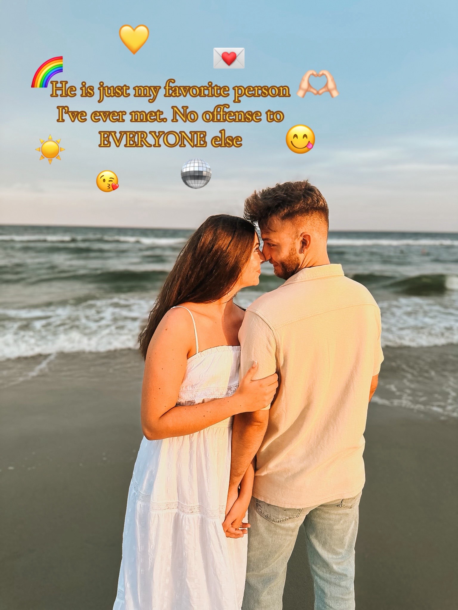 @Laura✨🌊🪩🦀🐚🌺