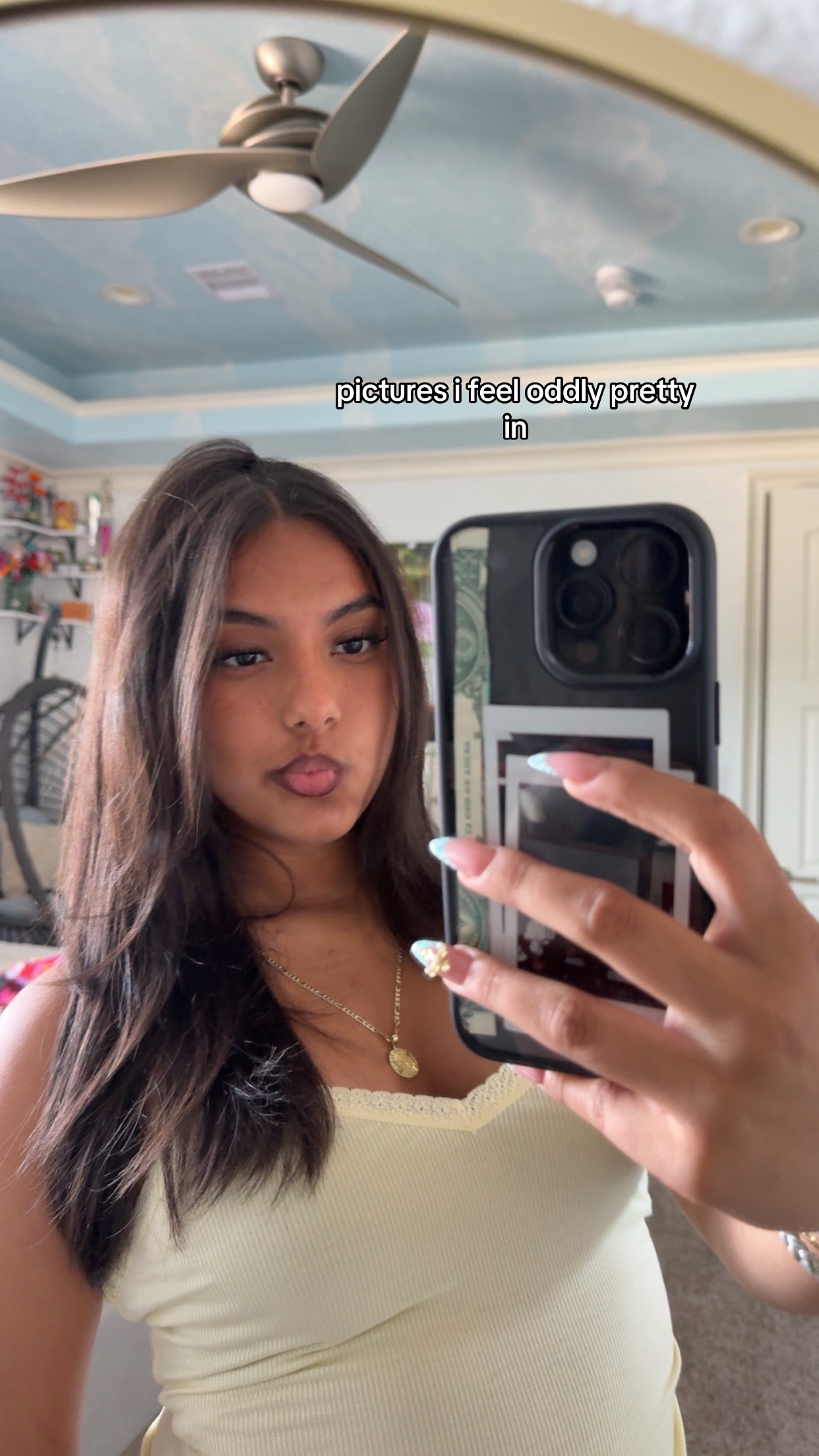 @𝔰𝔬𝔭𝔥𝔦𝔞 𝔷𝔢𝔯𝔪𝔢𝔫𝔬