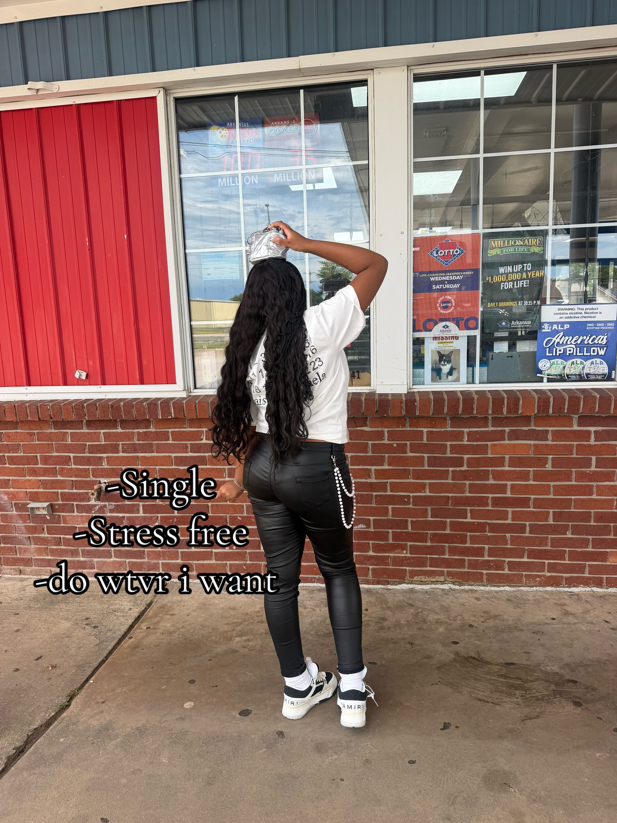 @theeziahmariee