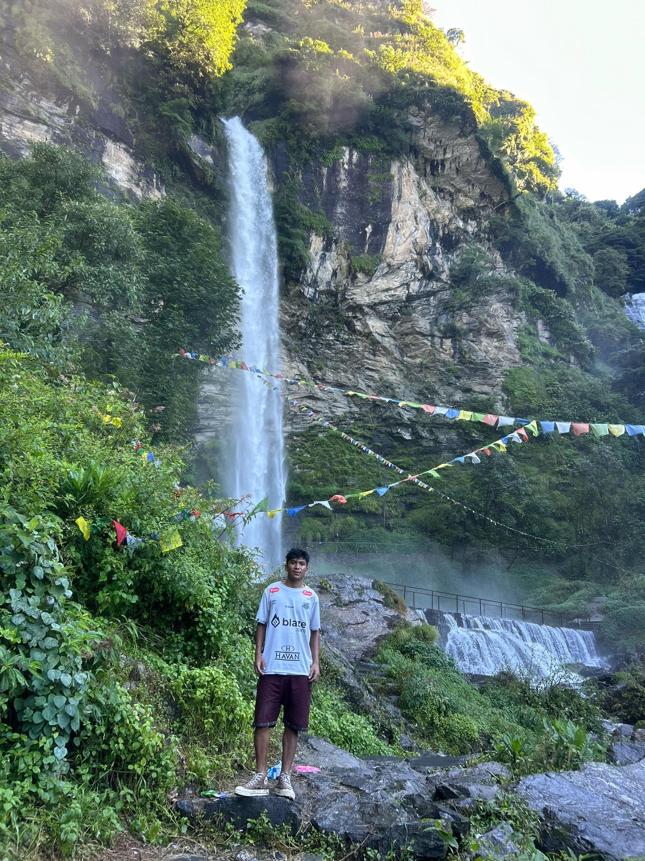 @The_रेsHu🥷