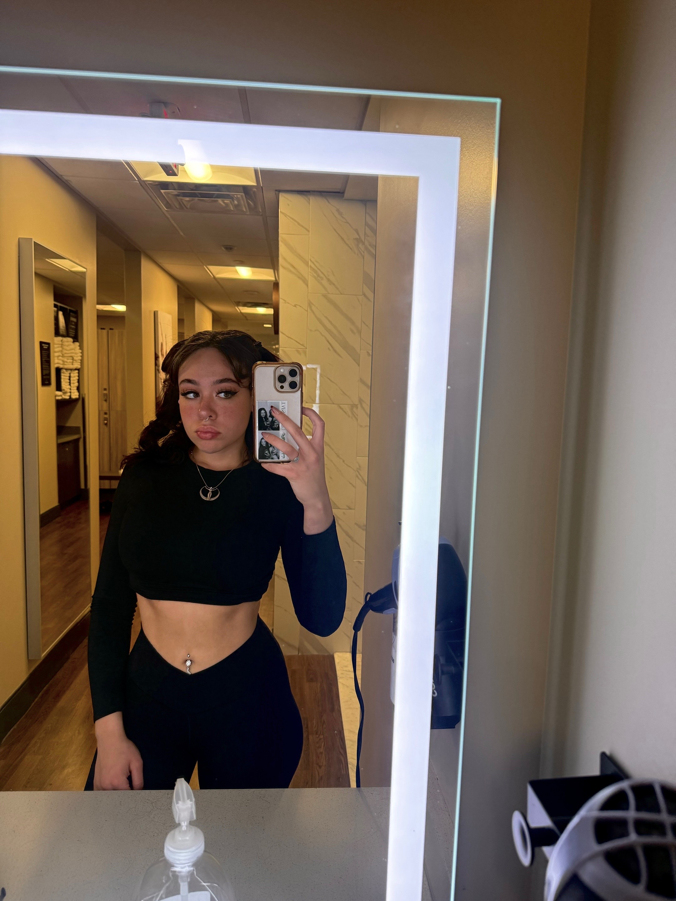 @ella jameson 🍒
