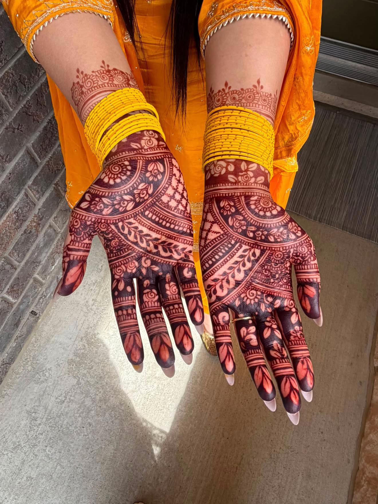 @Sirat ✨Brampton henna Artist