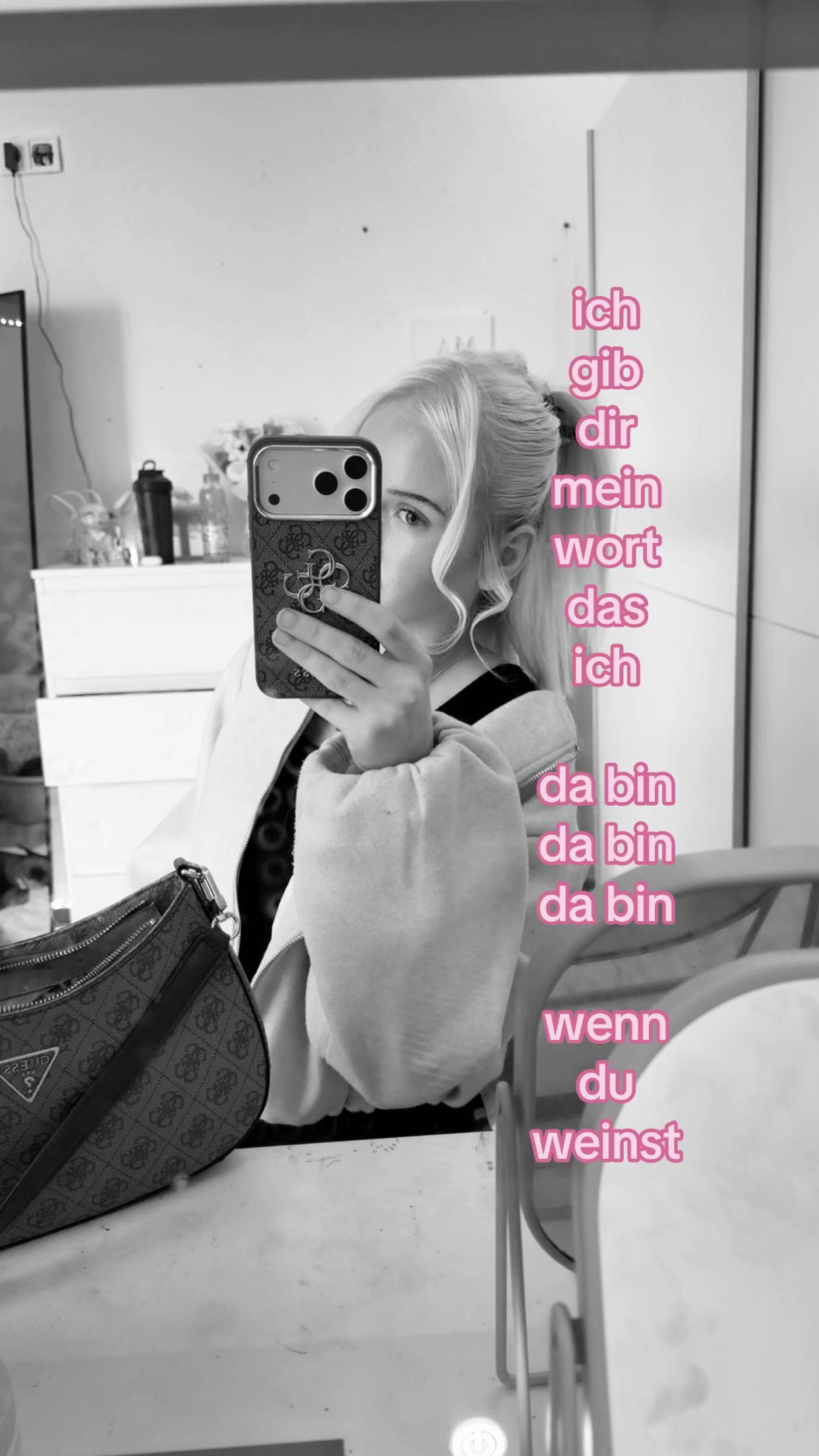 @๊จ