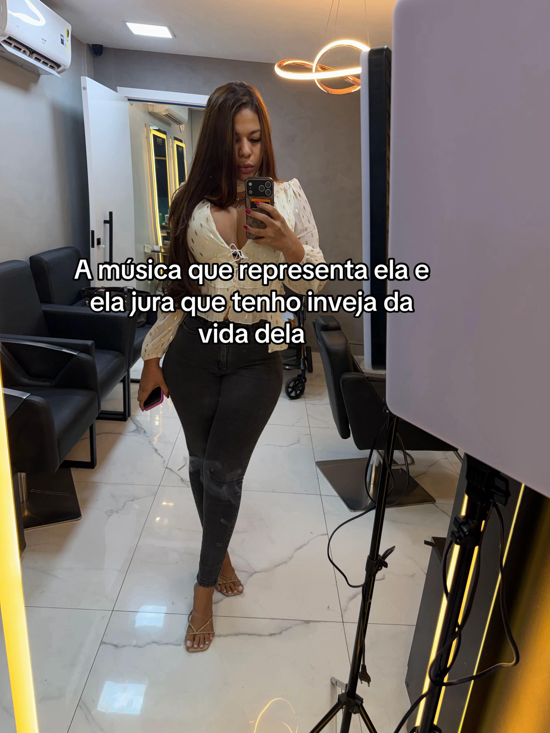 @vitoria👩🏽&zwj;💼