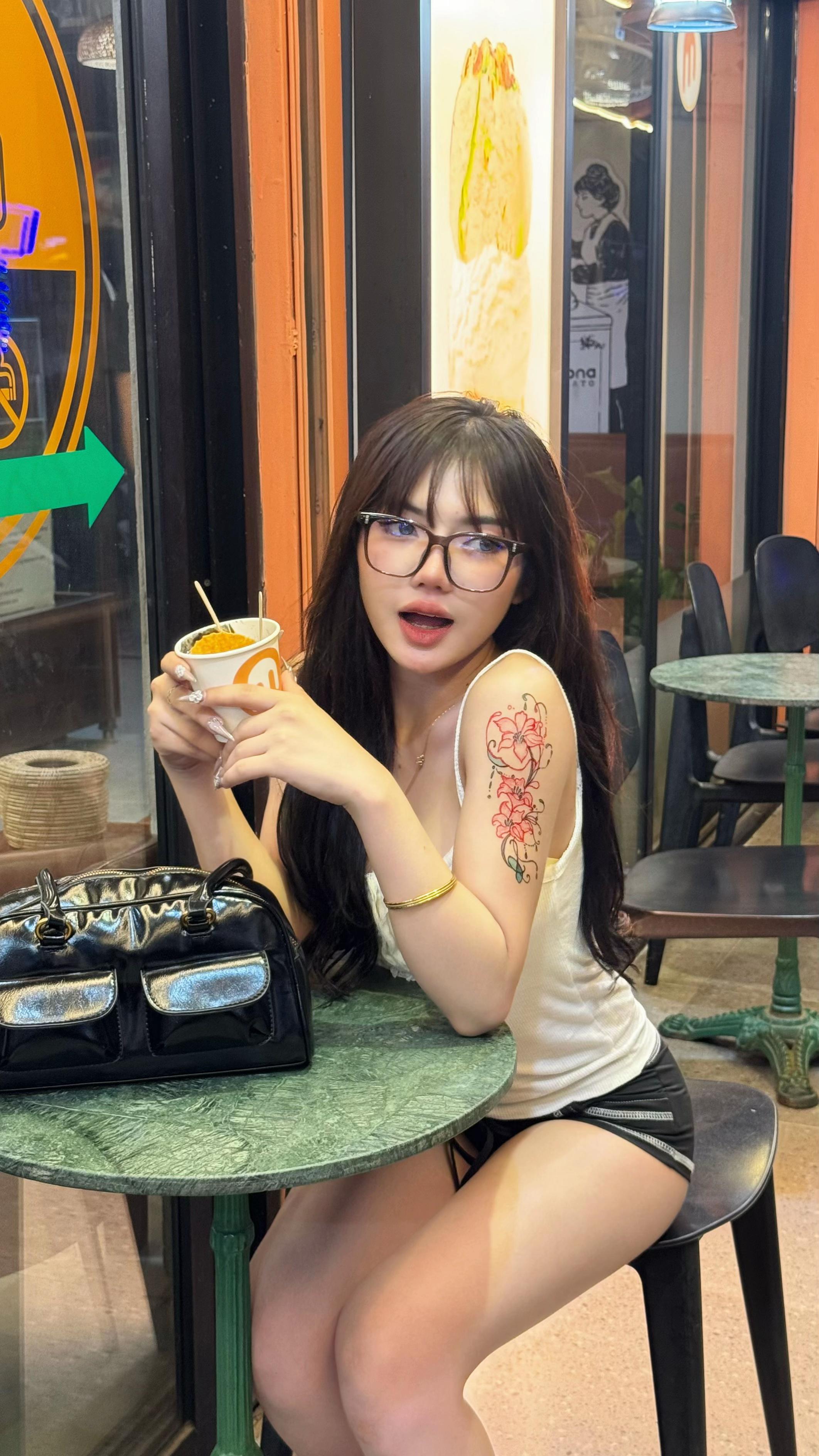 @Lily