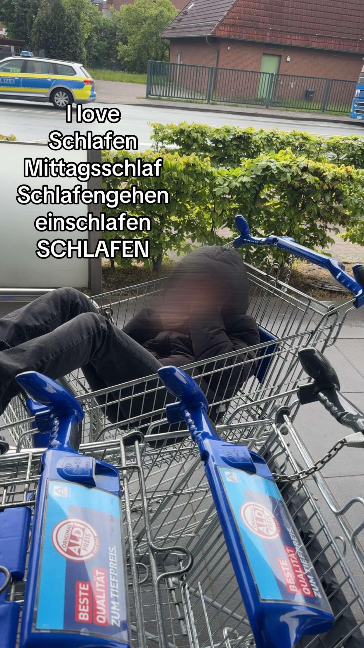 @𝐕&rsquo;🪆