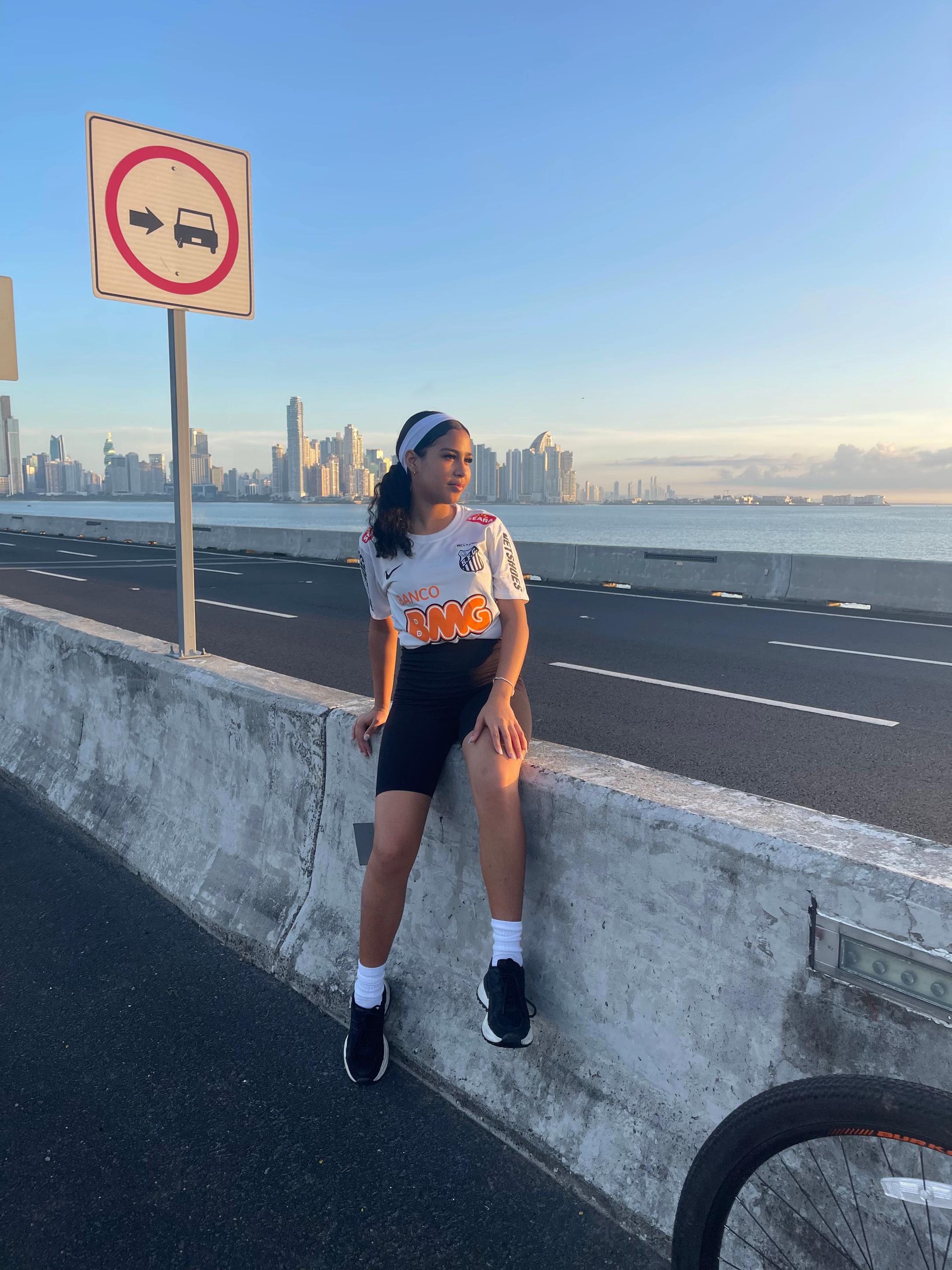 @𝓎.