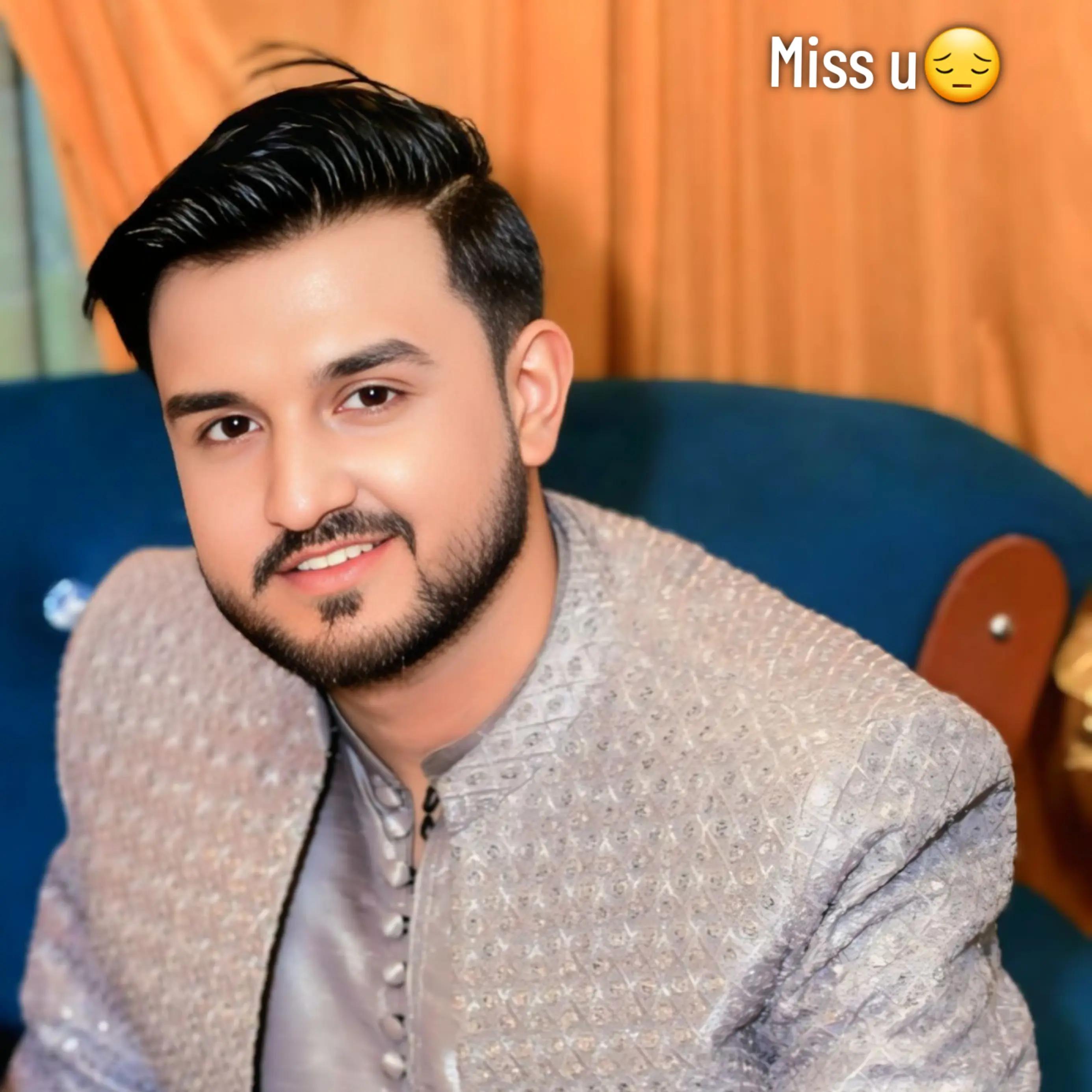 @𝑫𝒂𝒏𝒊𝒊 𝑩𝒉𝒂𝒊(pan_wala)