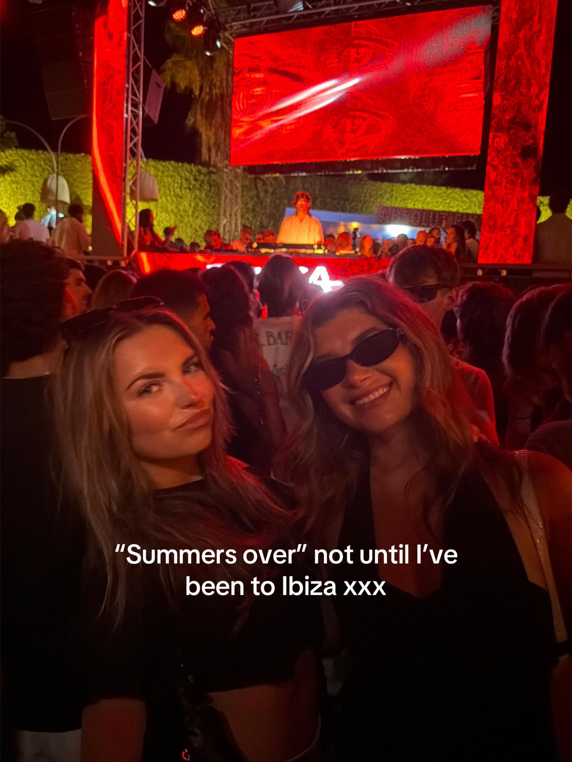 @Yasmin 🌺🍸🌊