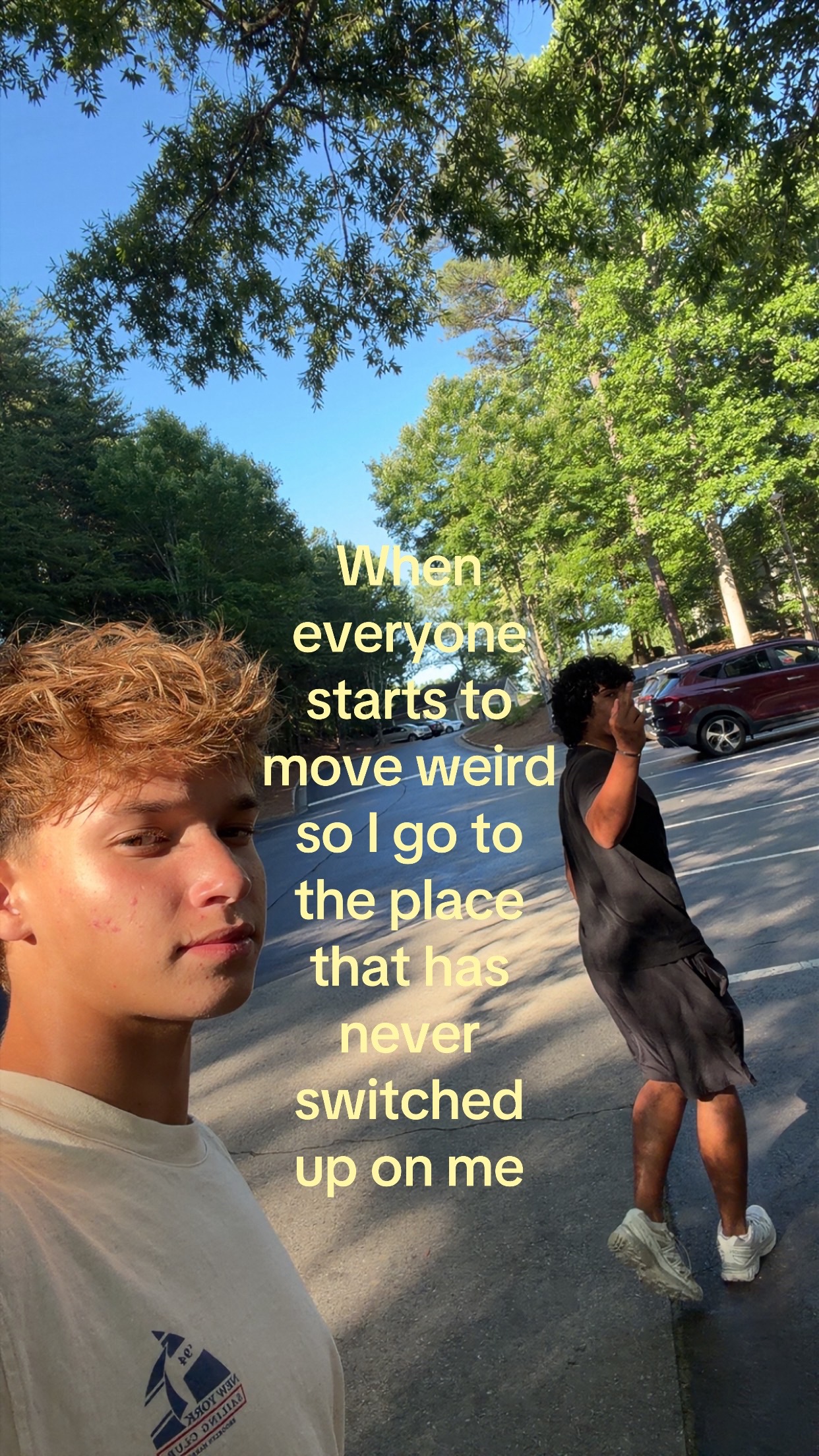 @🏄&zwj;♂️