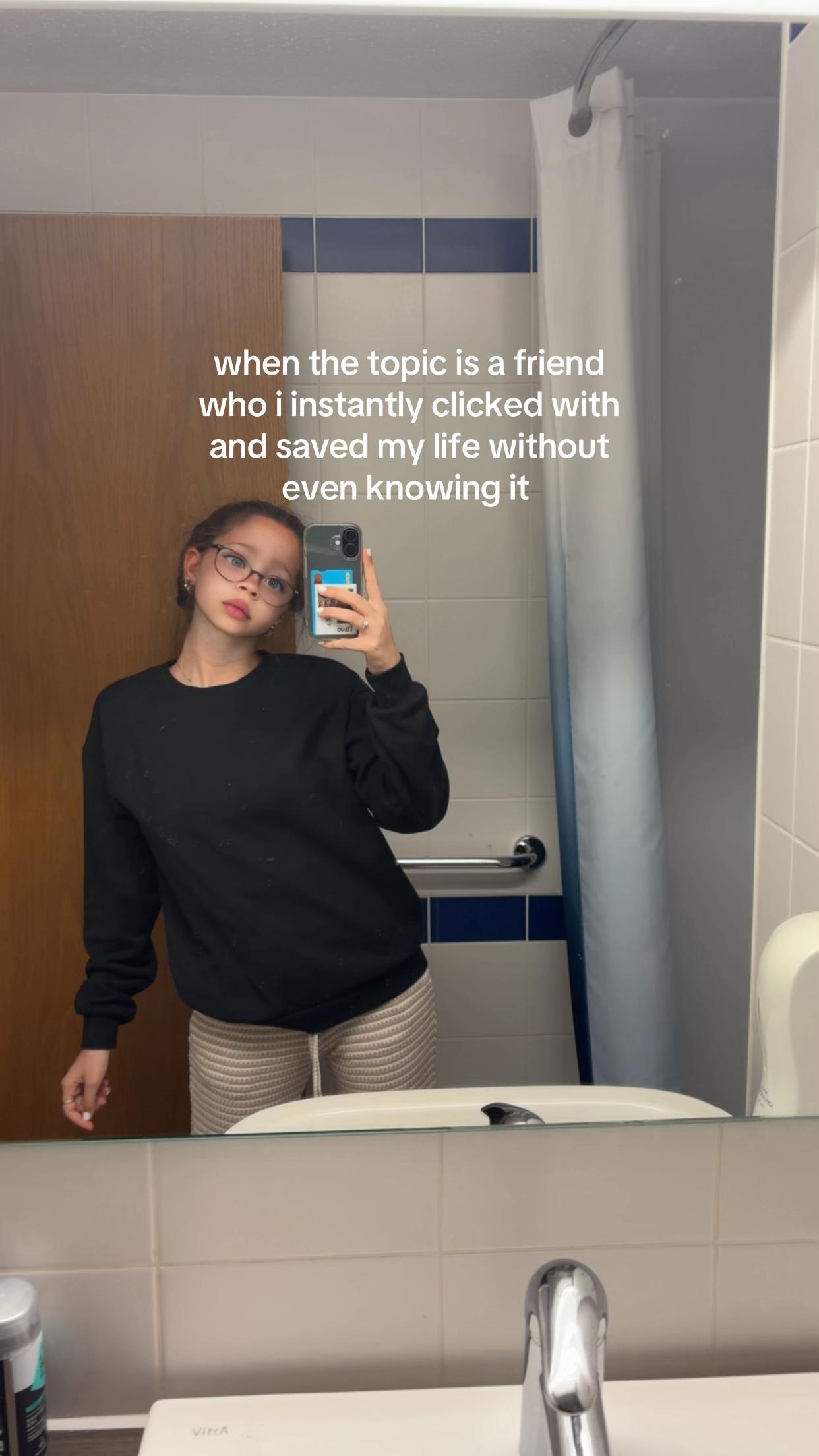@𝐛ꨄ