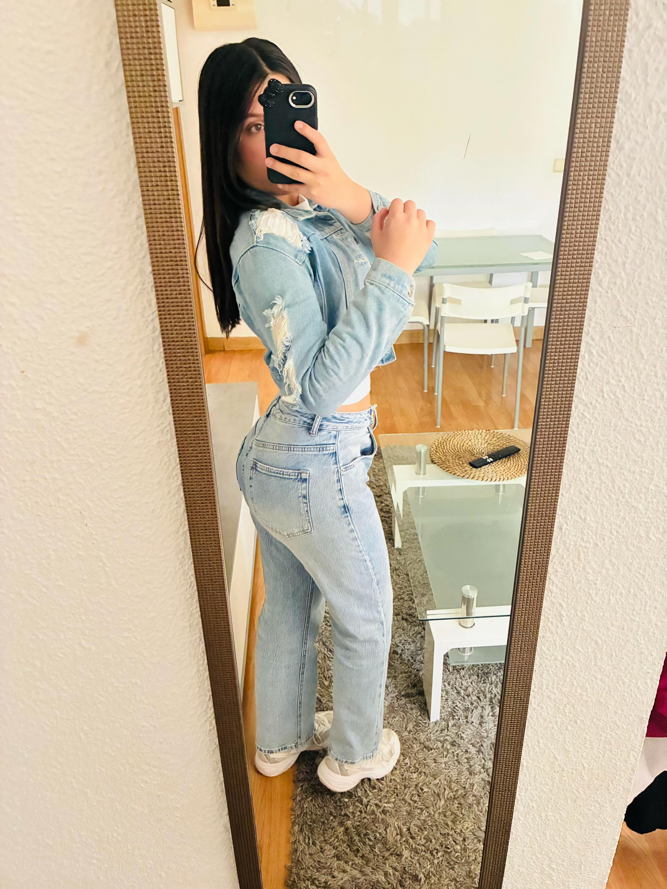 @𝓿𝓮𝓻𝓸𝓷𝓲𝓬𝓪🎀