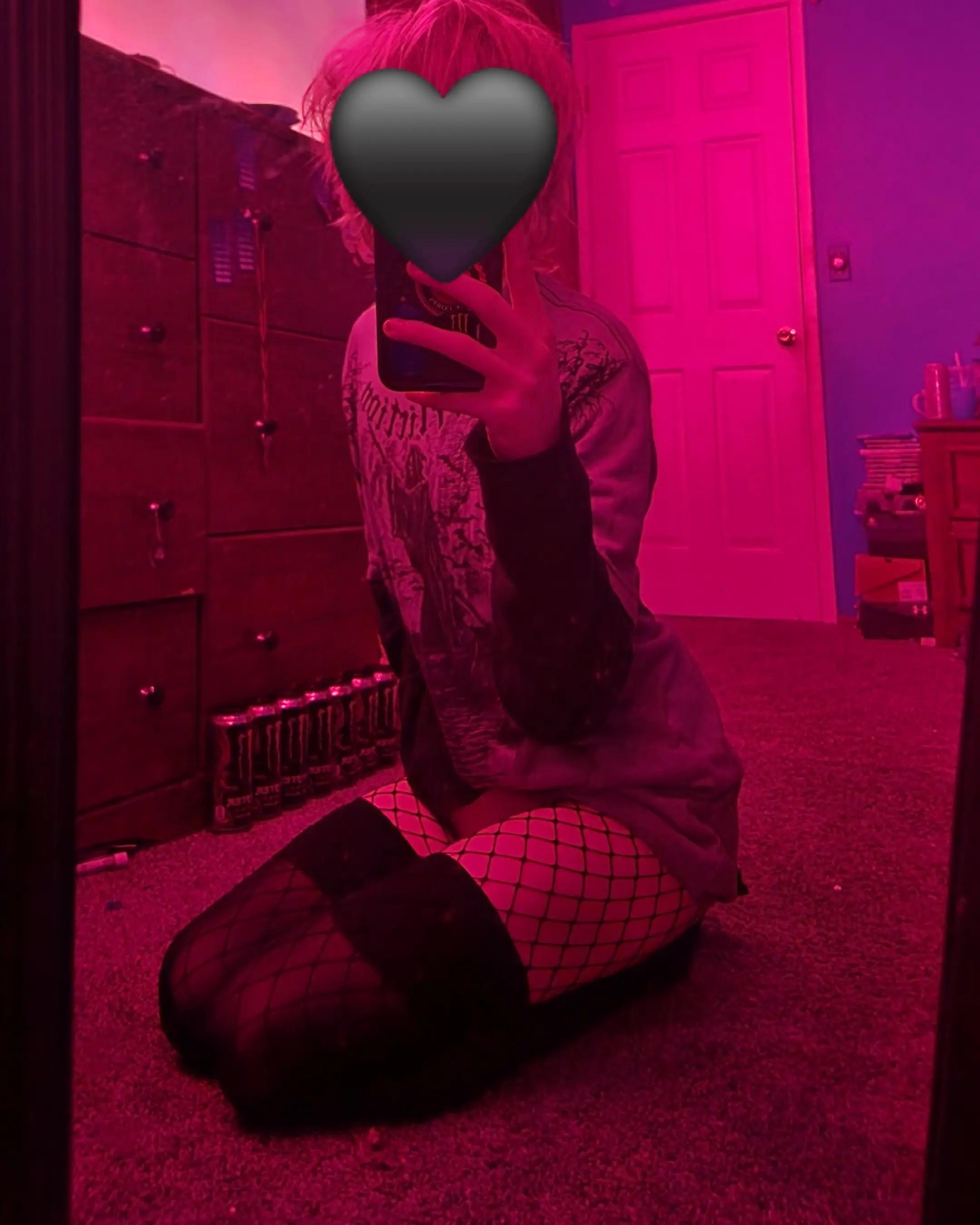 @&bull;∘🤍 𝓣𝓪𝔂𝓵𝓸𝓻 🦈∘&bull;