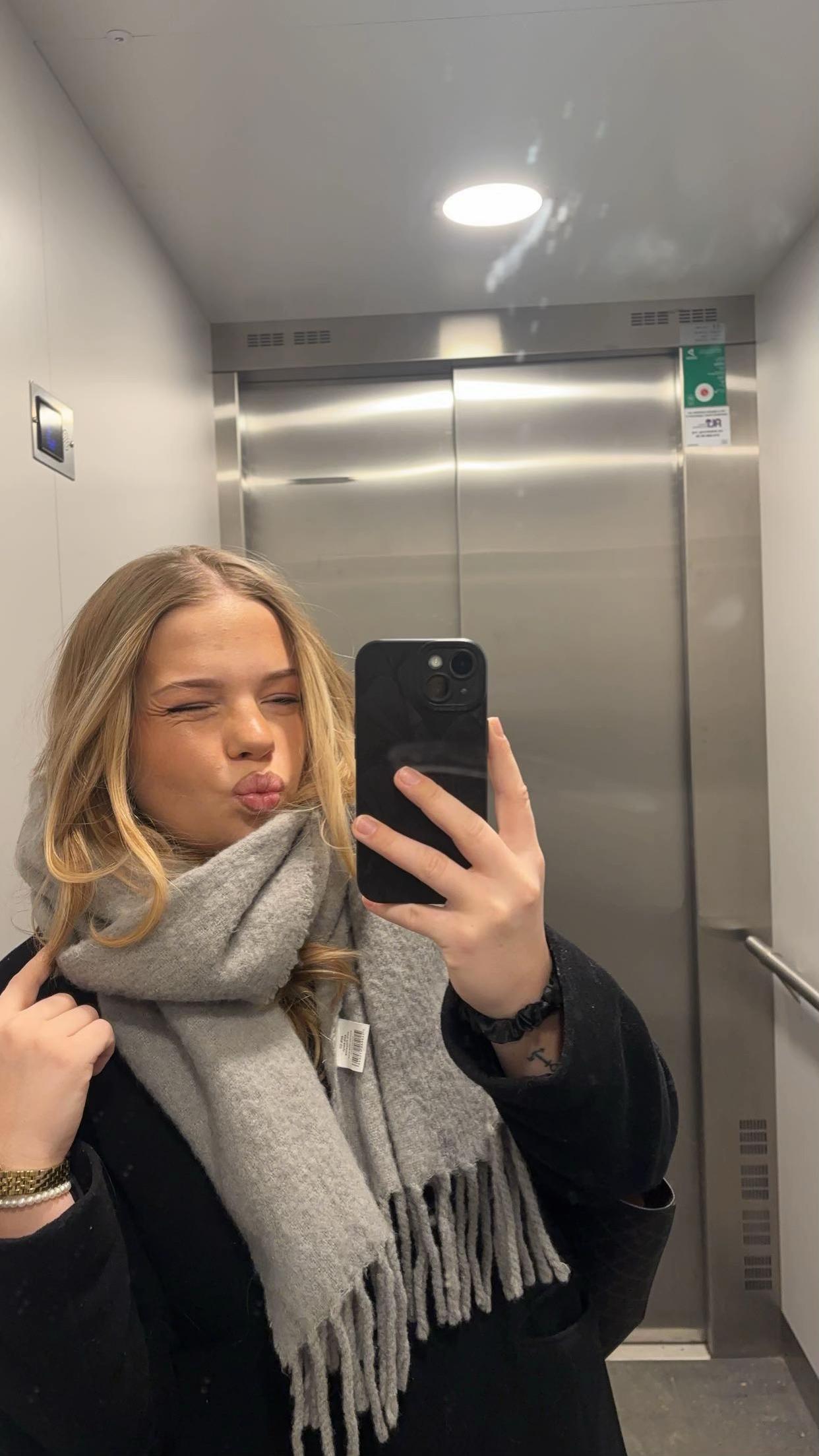 @Olivia &Aring;str&ouml;m