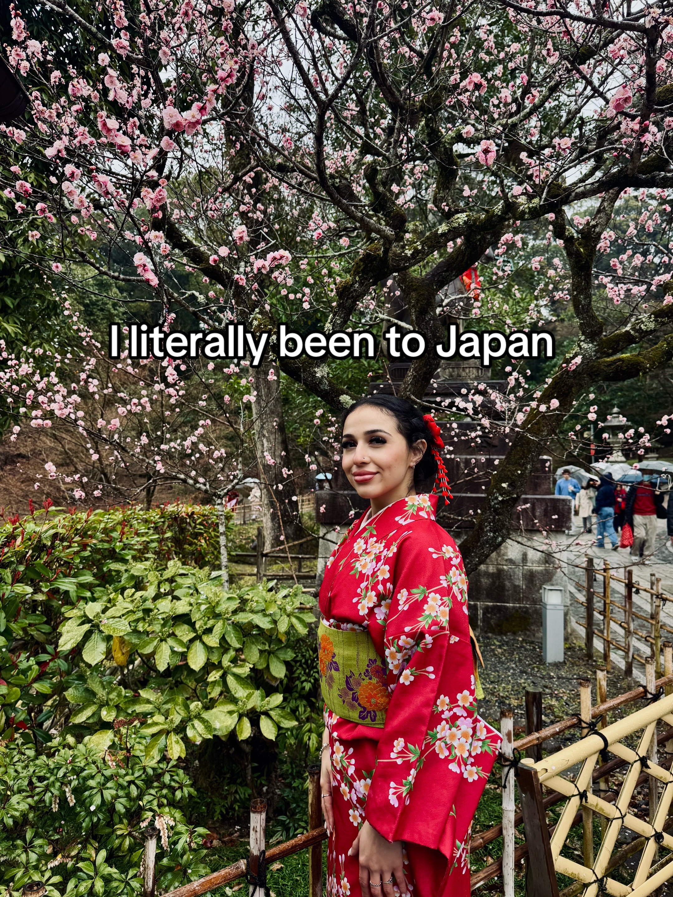 @•