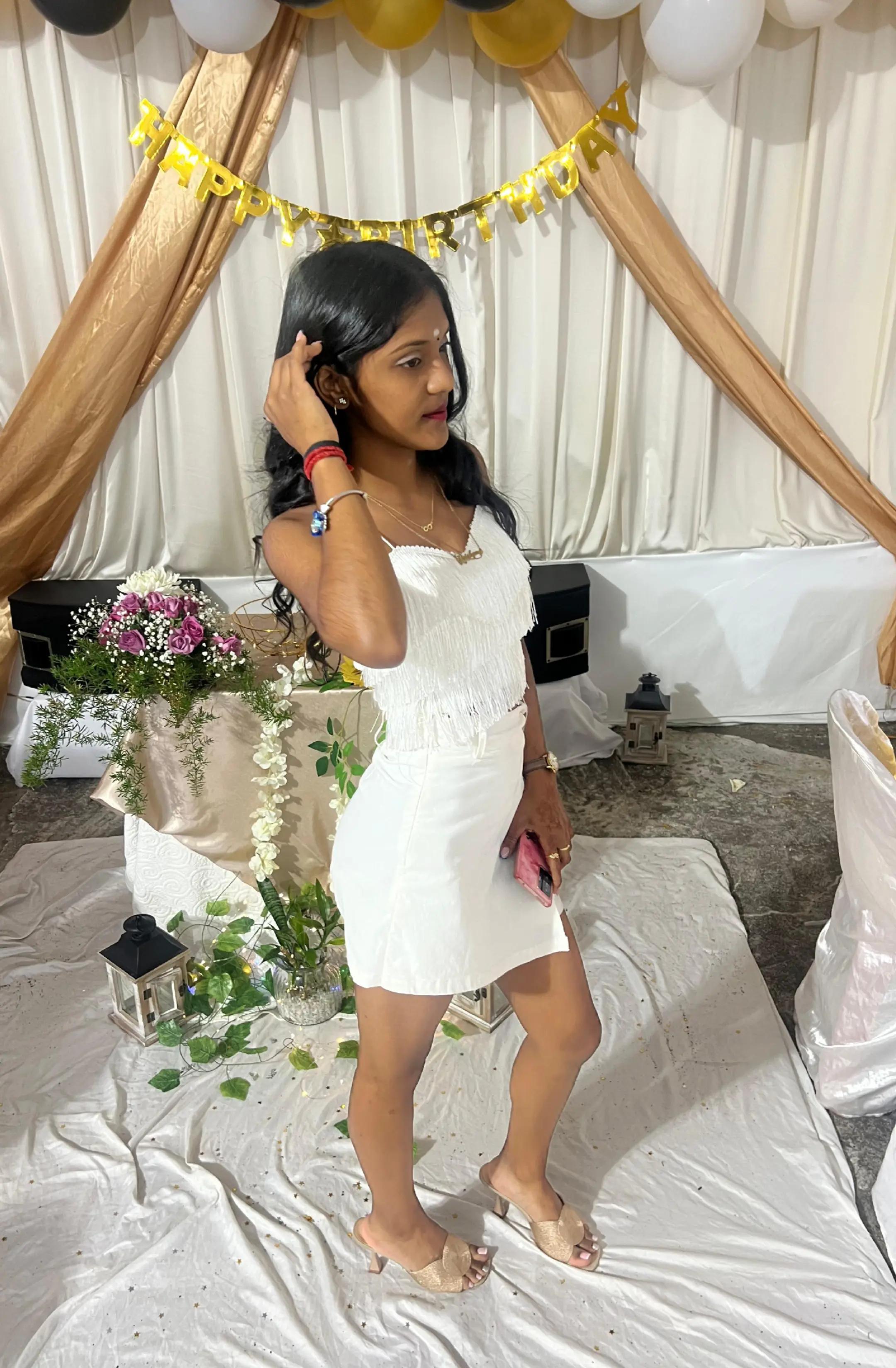 @Vanshika.𝓛 💋