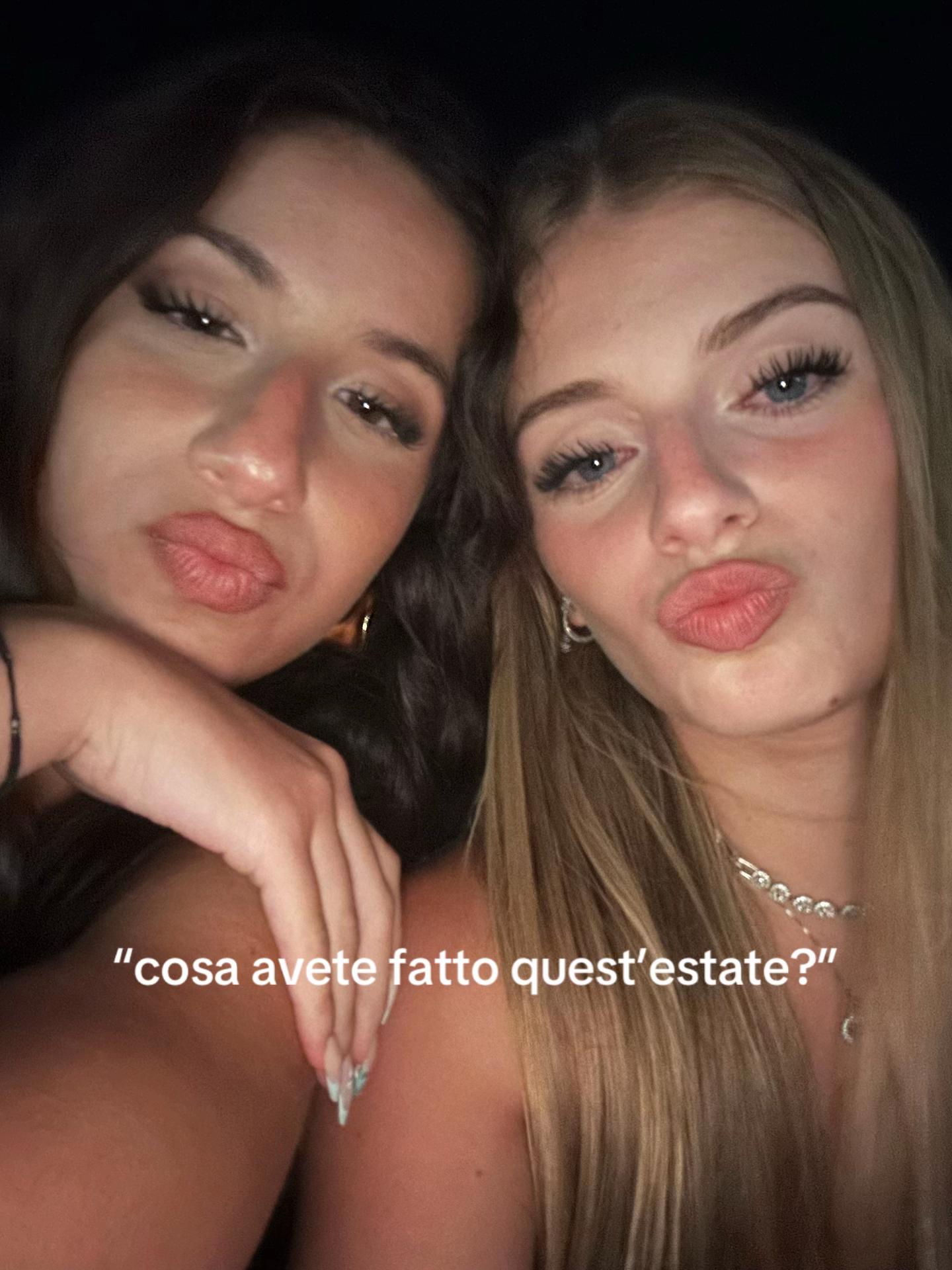 @👩🏼&👩🏻
