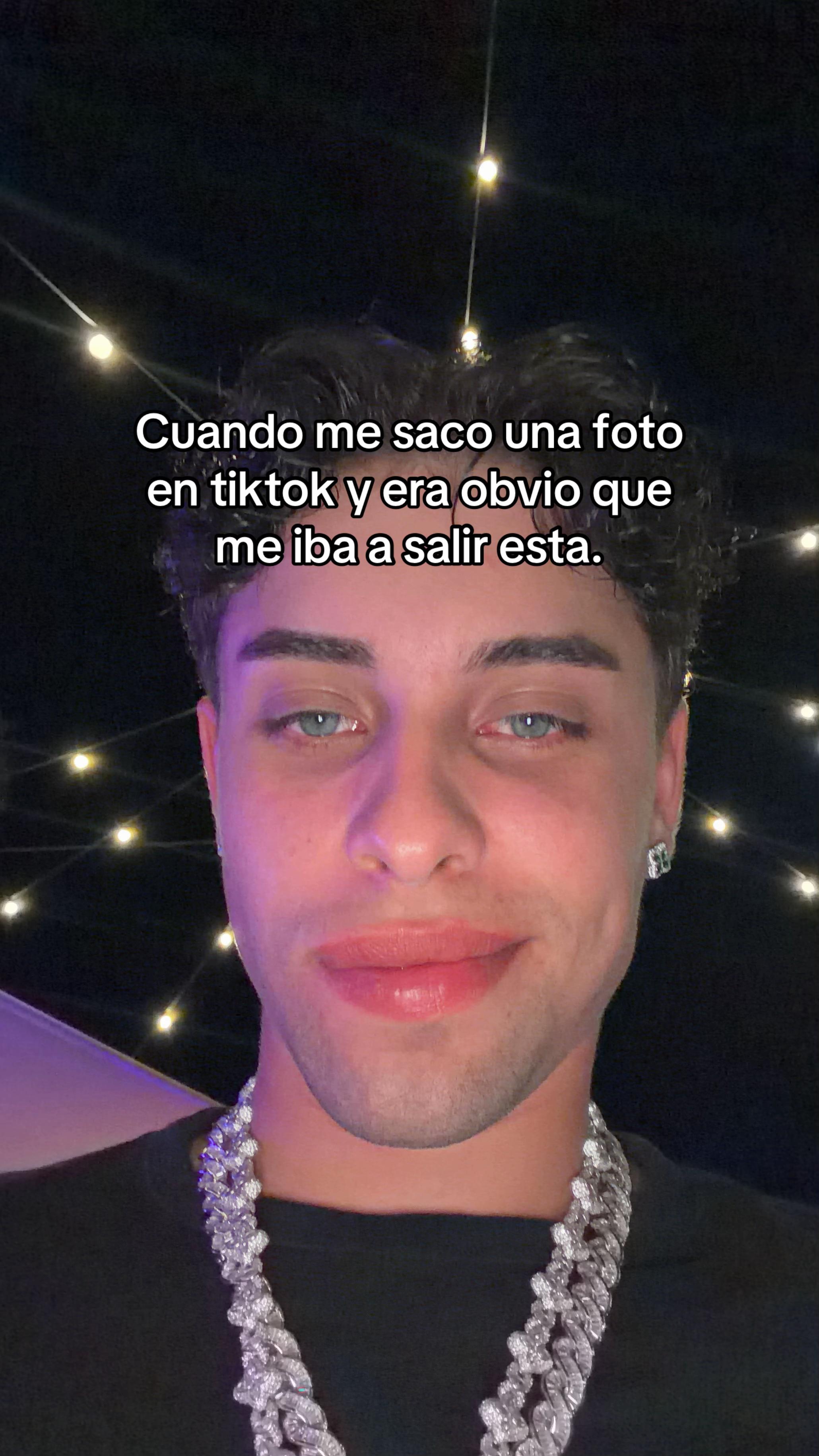 @Doble V