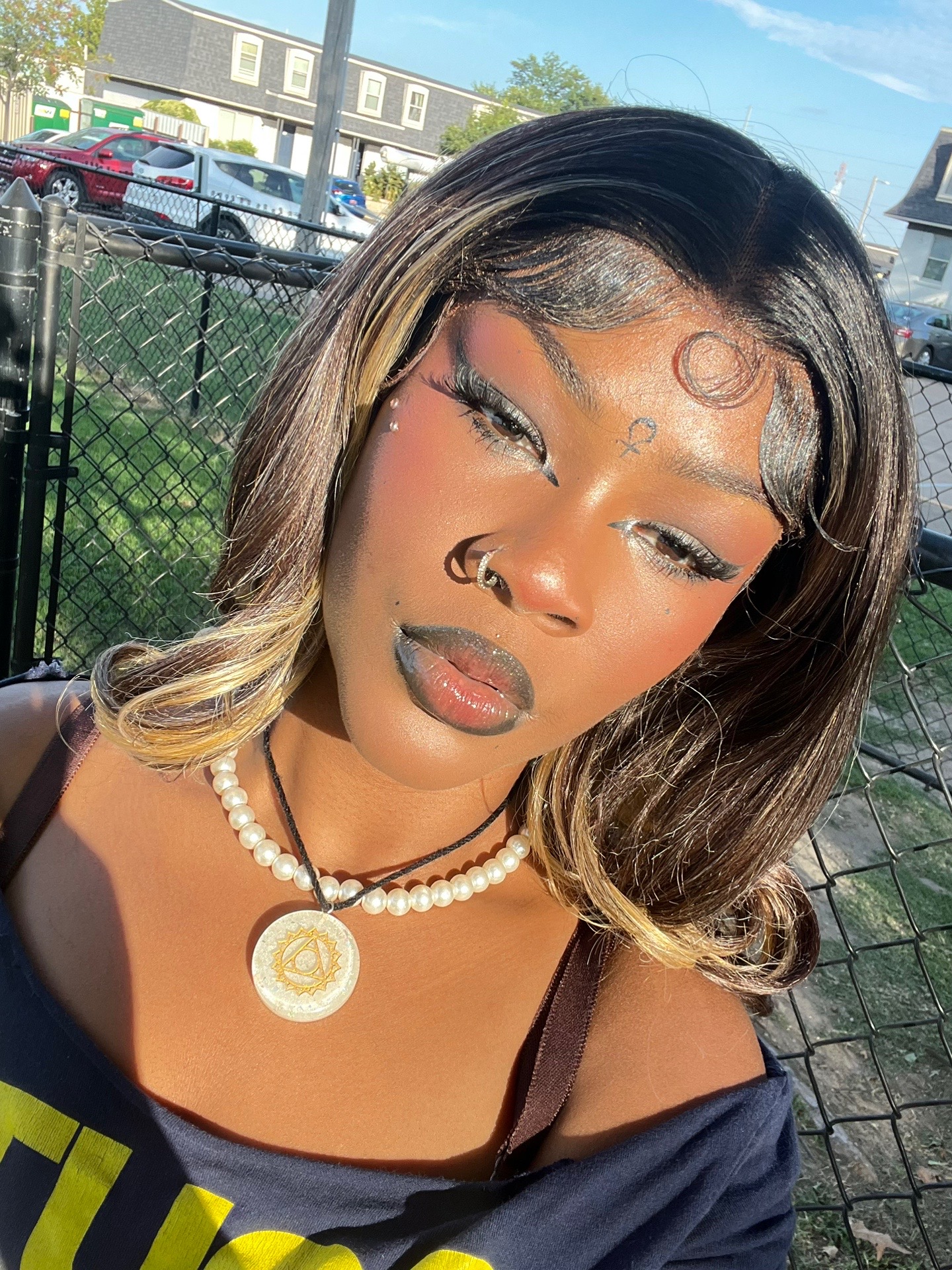 @zeebeax_