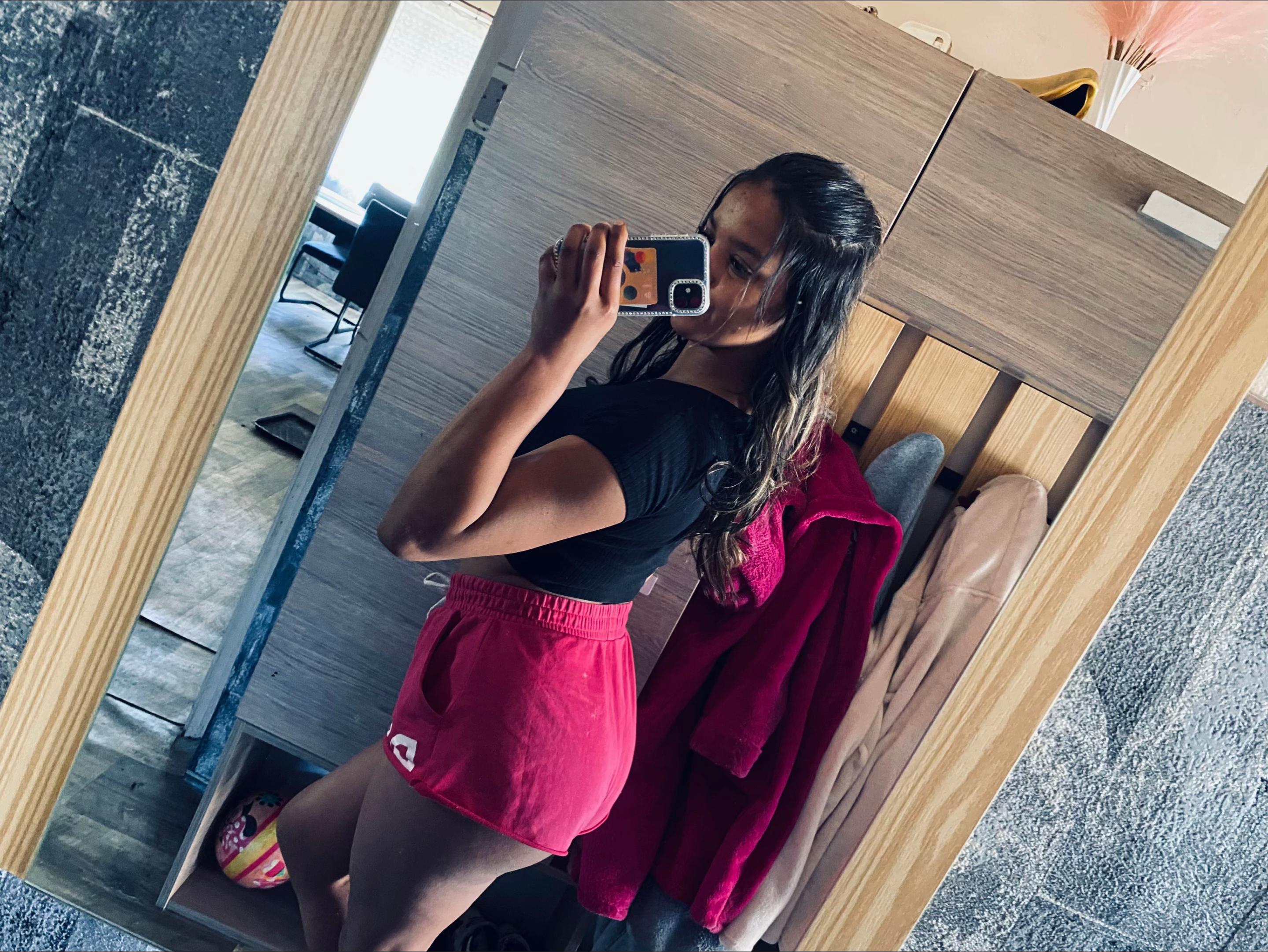 @•𝓛𝓪𝓾𝓻𝓪•❤️