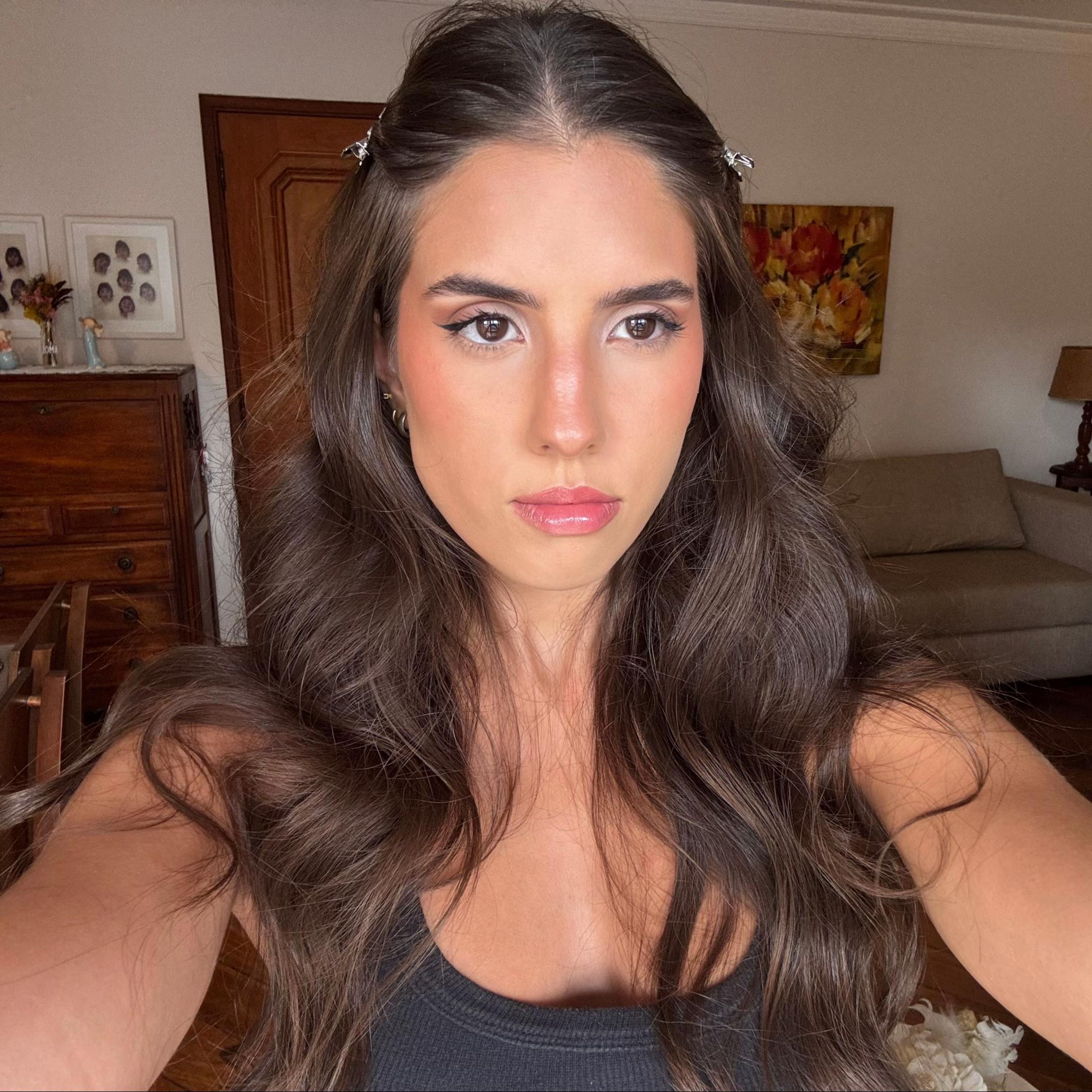 @la&iacute;s