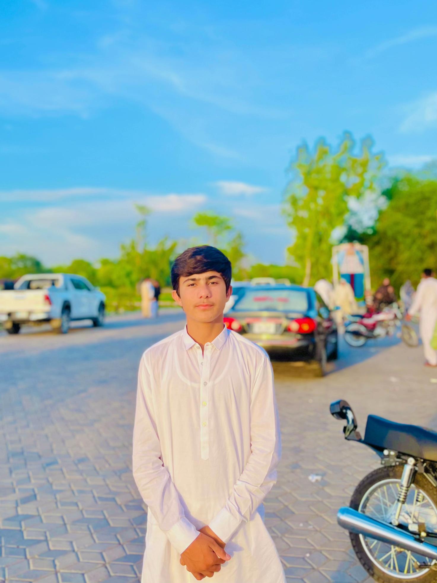 @Abdullah Gondal♛