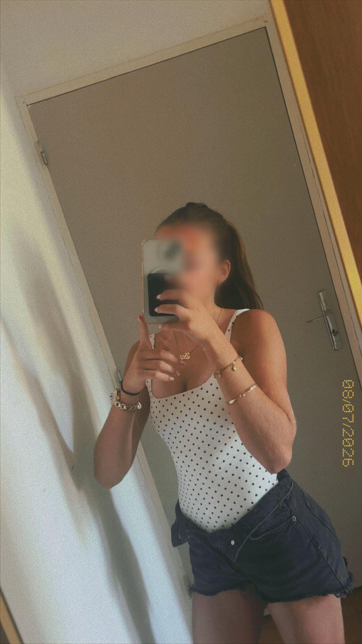 @𝐿𝑒𝒶