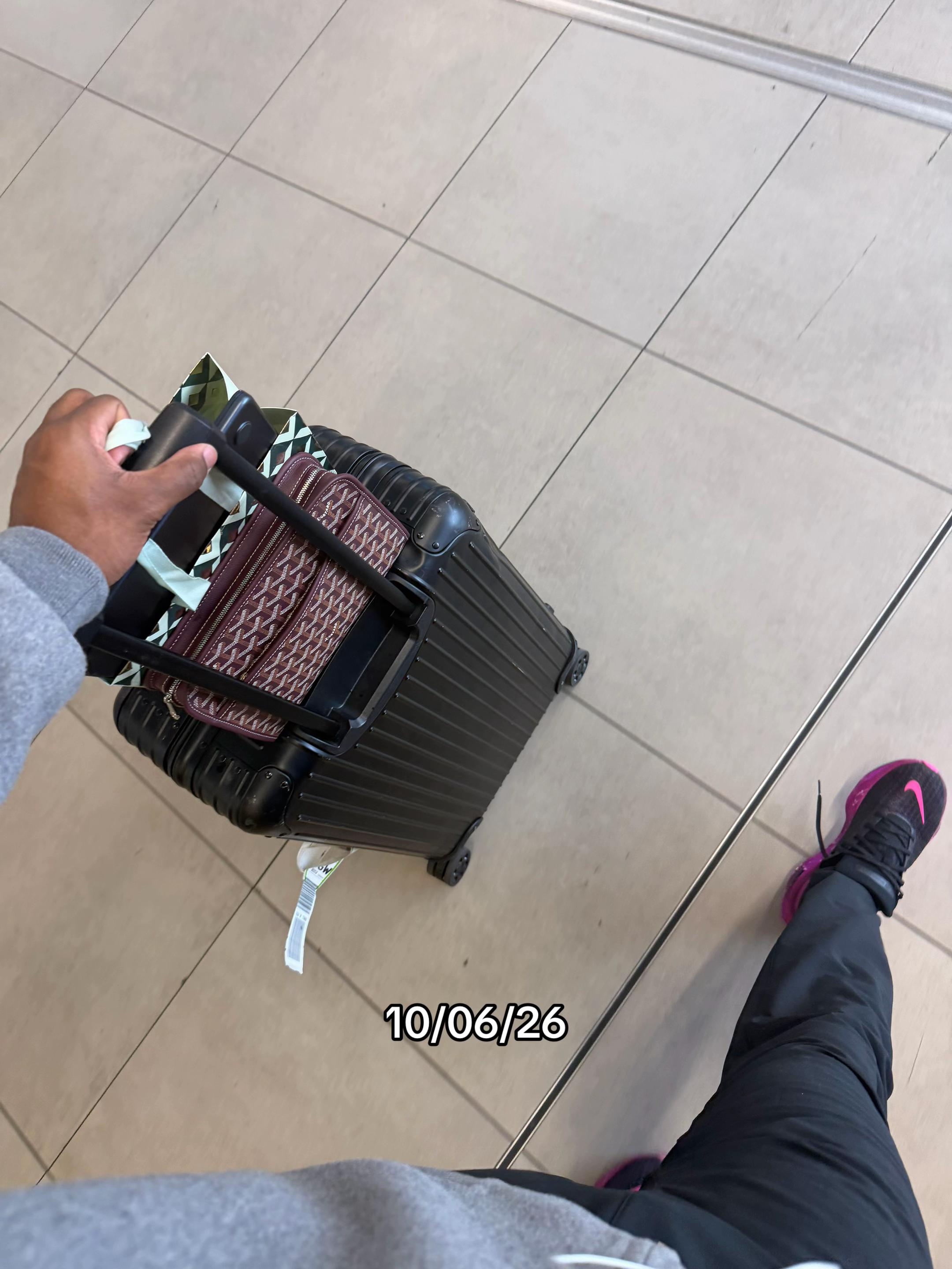 @DOUZA