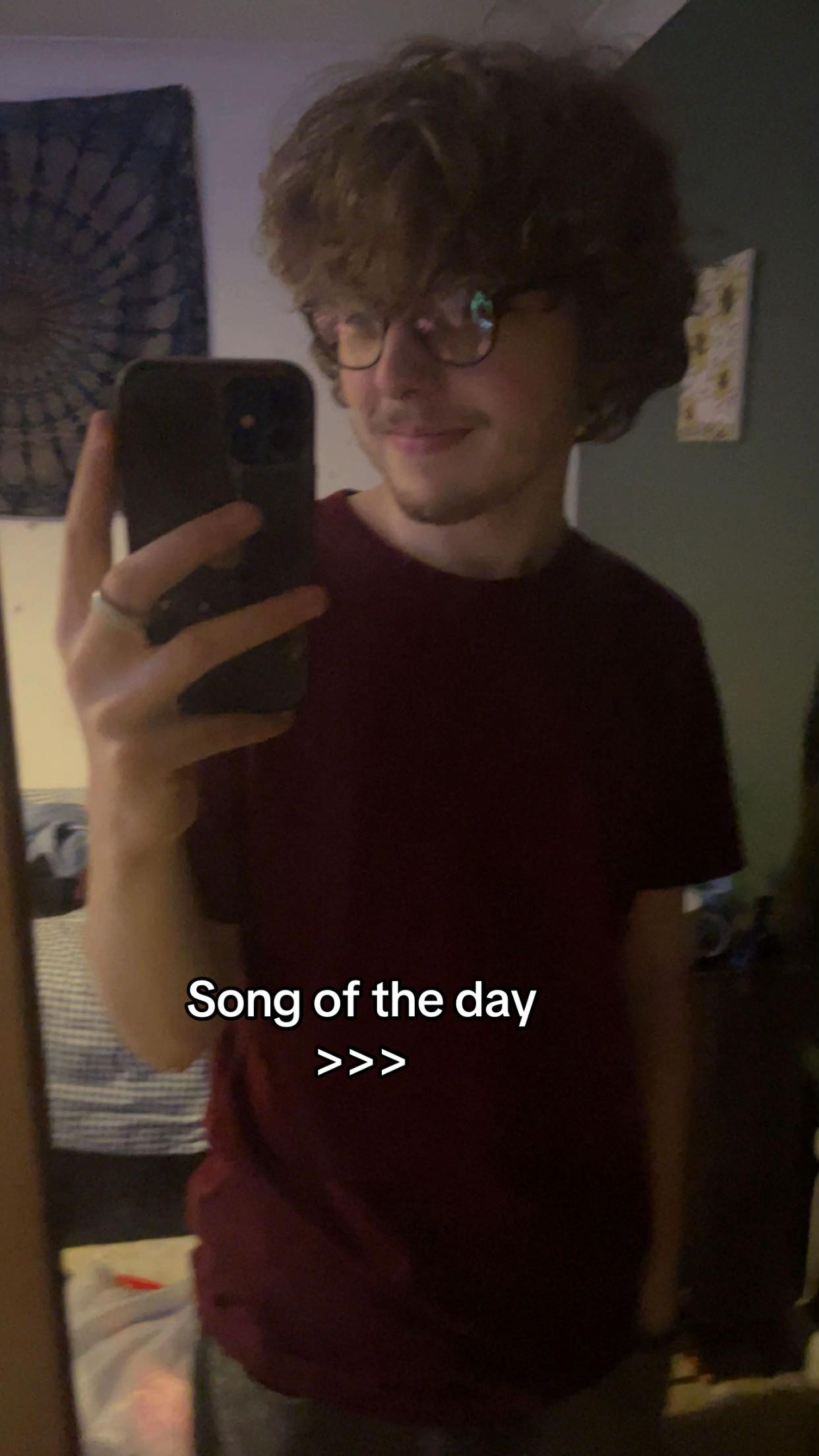 @✰