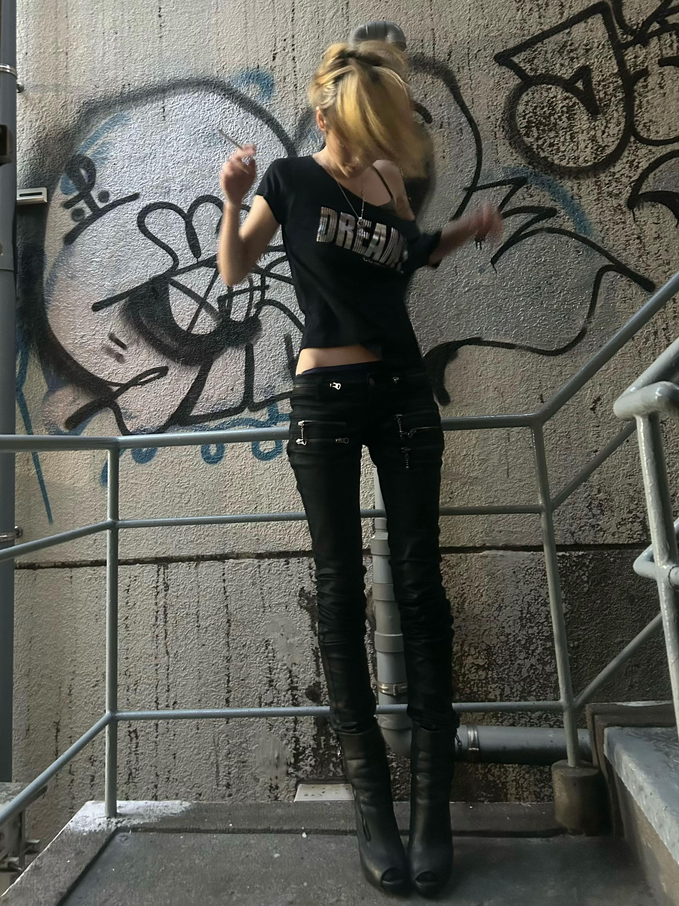 @月